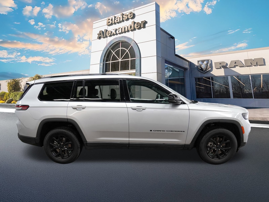 Used 2024 Jeep Grand Cherokee L Altitude SUV