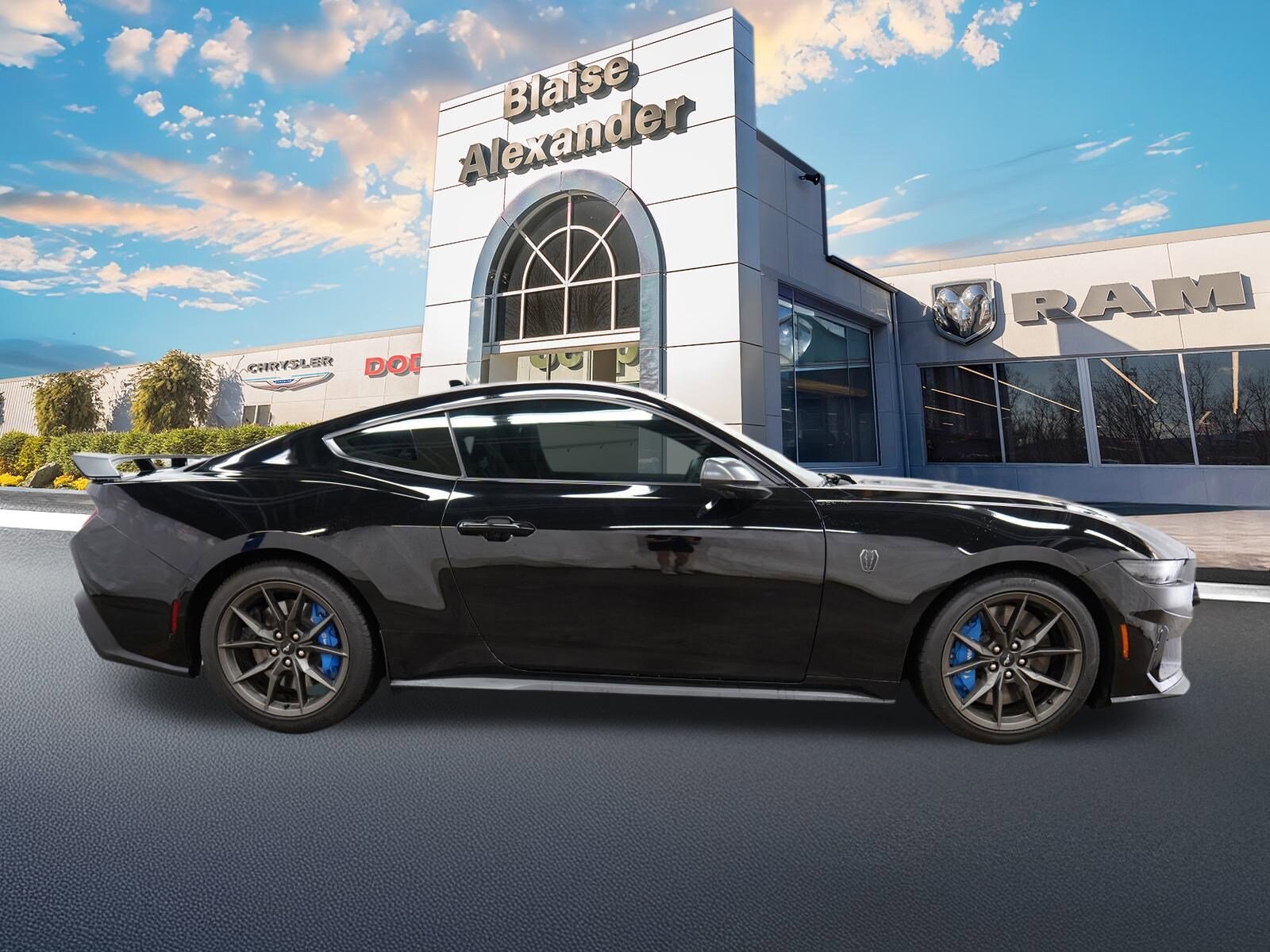 2024 Ford Mustang Dark Horse photo 2