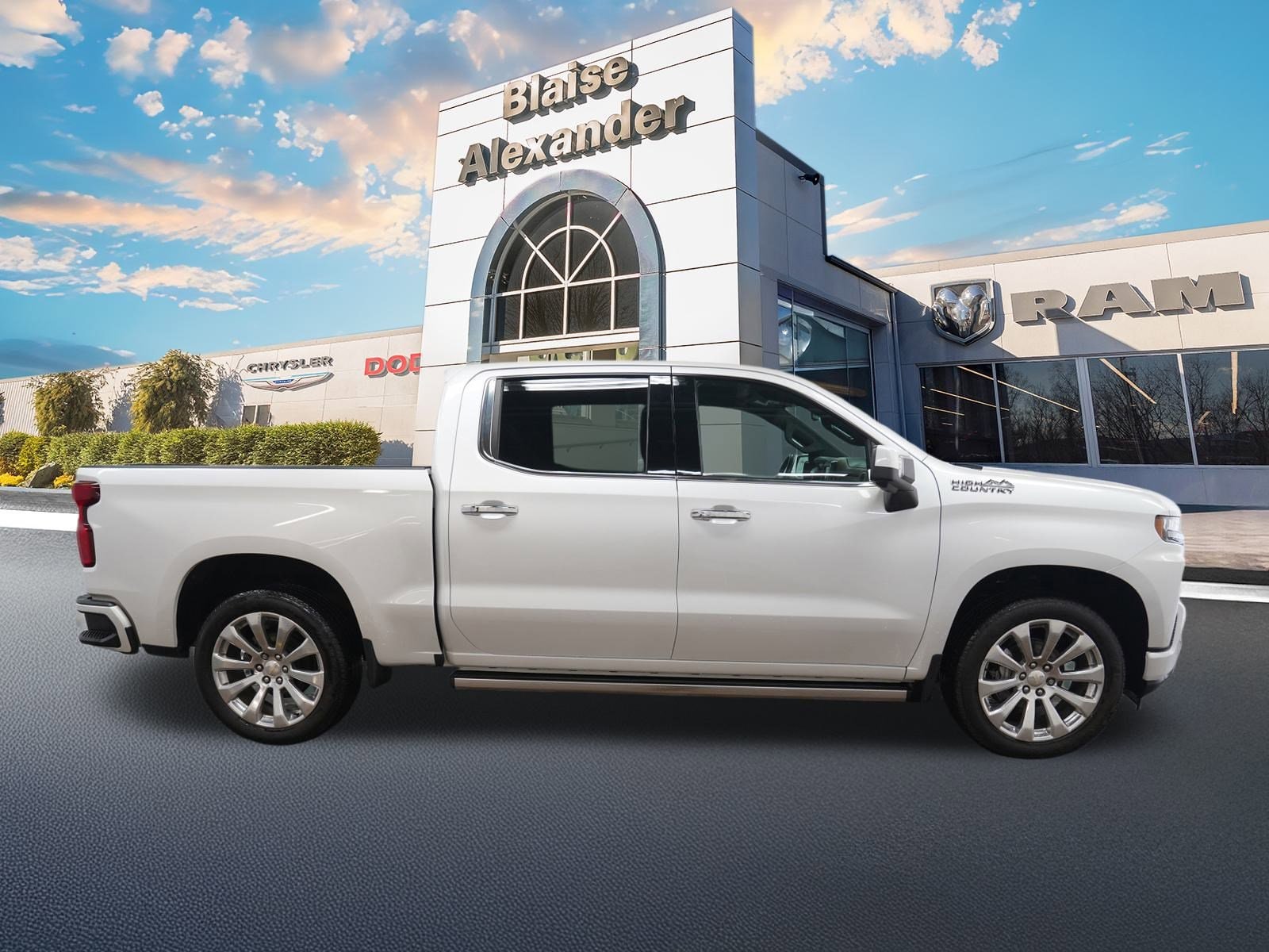 Used 2022 Chevrolet Silverado 1500 Limited High Country with VIN 3GCUYHED0NG183892 for sale in Lewisburg, PA
