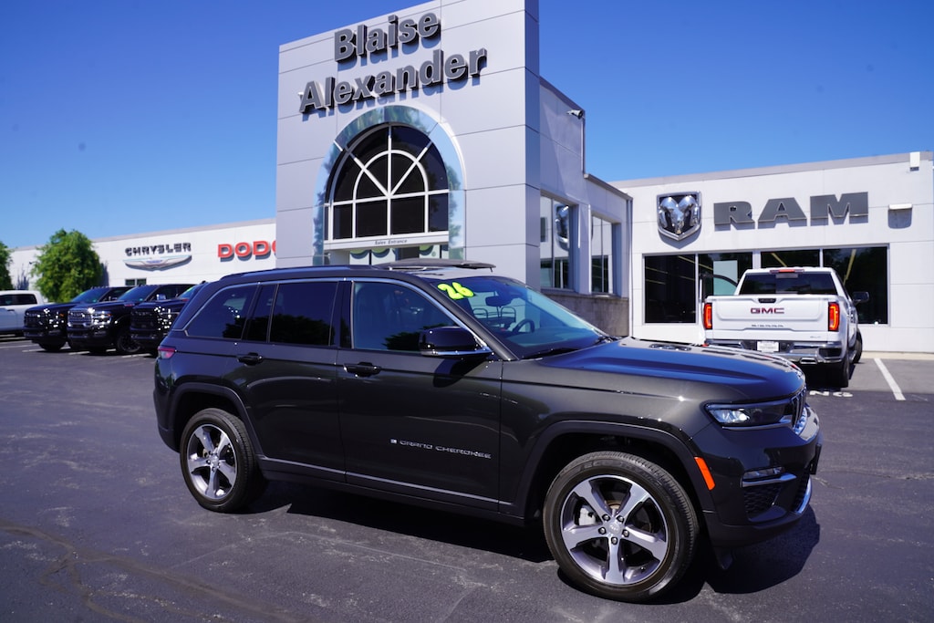 Used 2023 Jeep Grand Cherokee Limited SUV