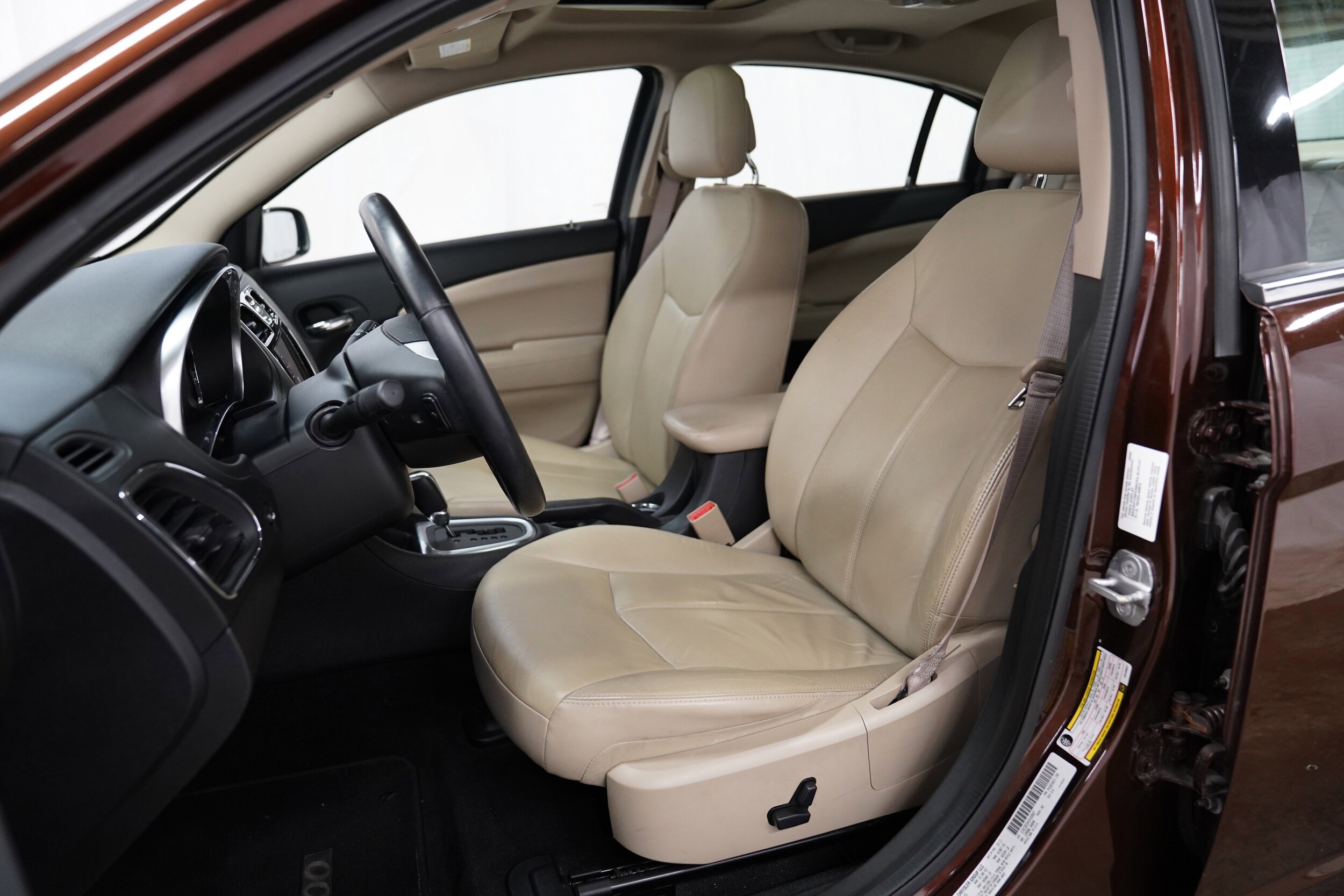 2012 Chrysler 200 Limited photo 4