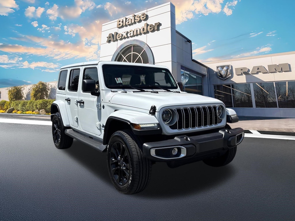 Used 2025 Jeep Wrangler 4xe Sahara SUV