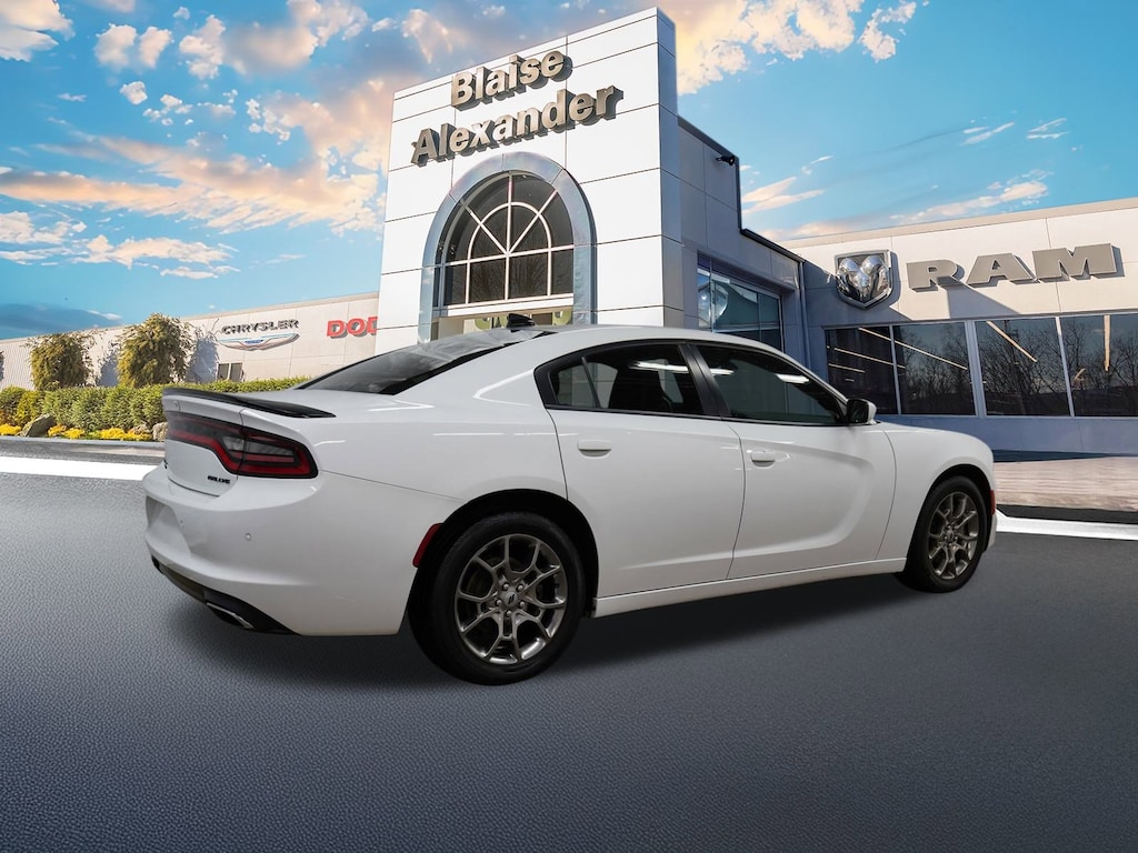 Used 2017 Dodge Charger SXT Sedan