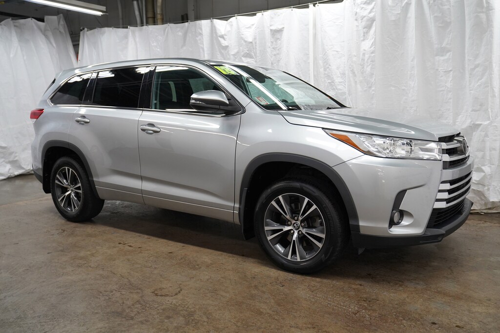 Used 2018 Toyota Highlander SE SUV