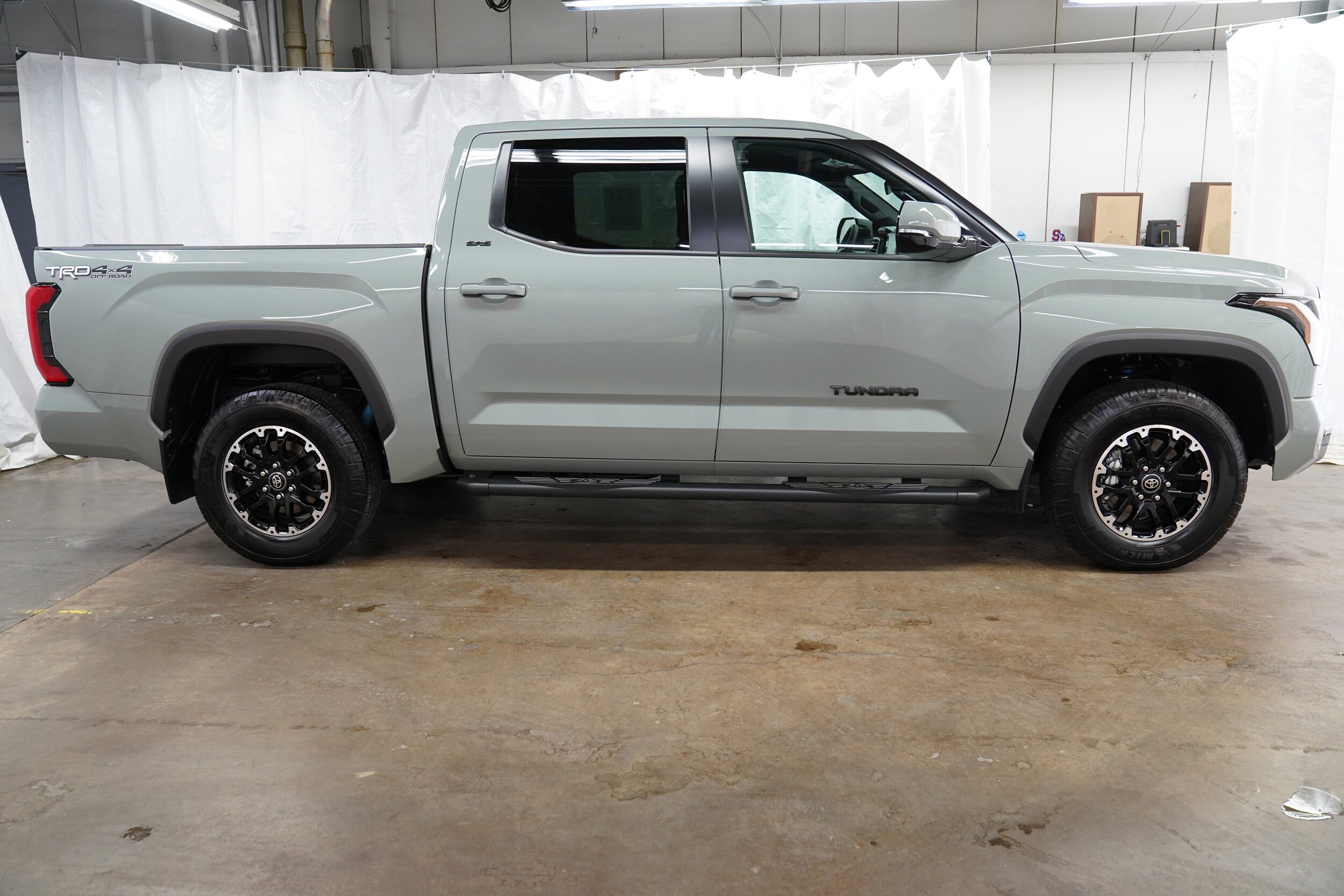 2025 Toyota Tundra SR5 CrewMax photo 2