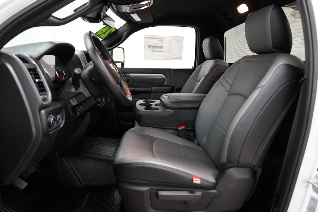 New 2026 Ram 5500 Chassis Cab TRADESMAN REGULAR 4X4 60' CA Pickup