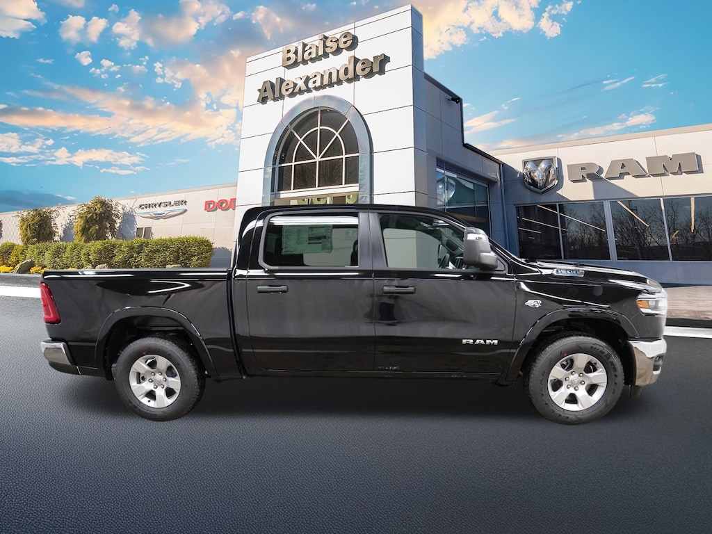 New 2026 Ram 1500 BIG HORN CREW CAB 4X4 5'7 BOX Pickup