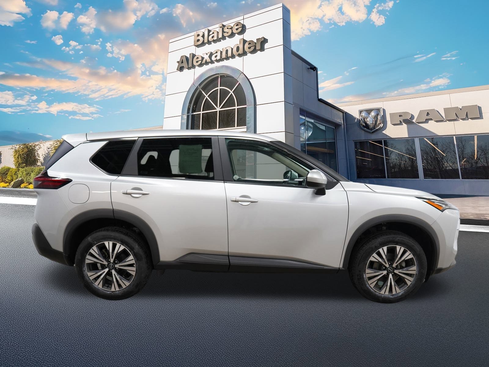 Used 2023 Nissan Rogue SV with VIN 5N1BT3BB1PC892764 for sale in Lewisburg, PA