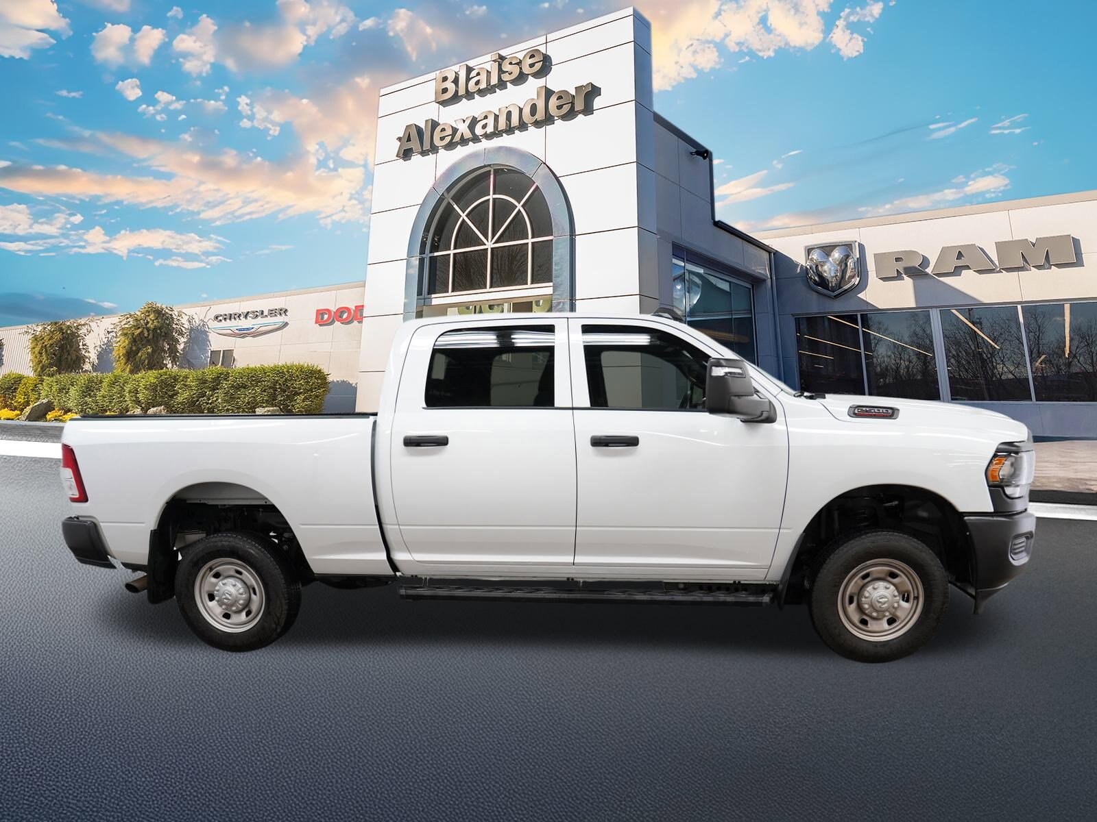 2024 Ram 2500 Tradesman photo 2