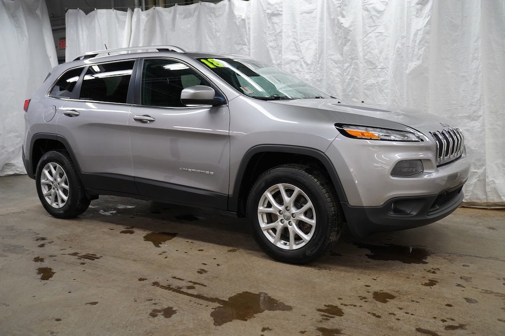 Used 2018 Jeep Cherokee Latitude SUV