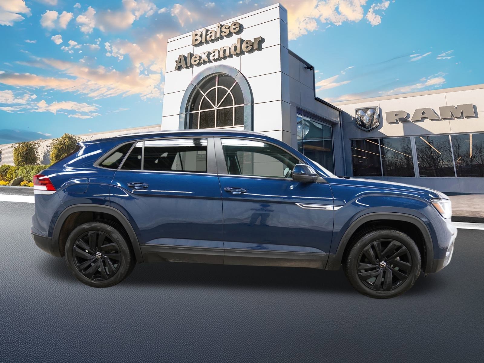 Used 2023 Volkswagen Atlas Cross Sport SE w/Tech with VIN 1V2HE2CA2PC207906 for sale in Lewisburg, PA