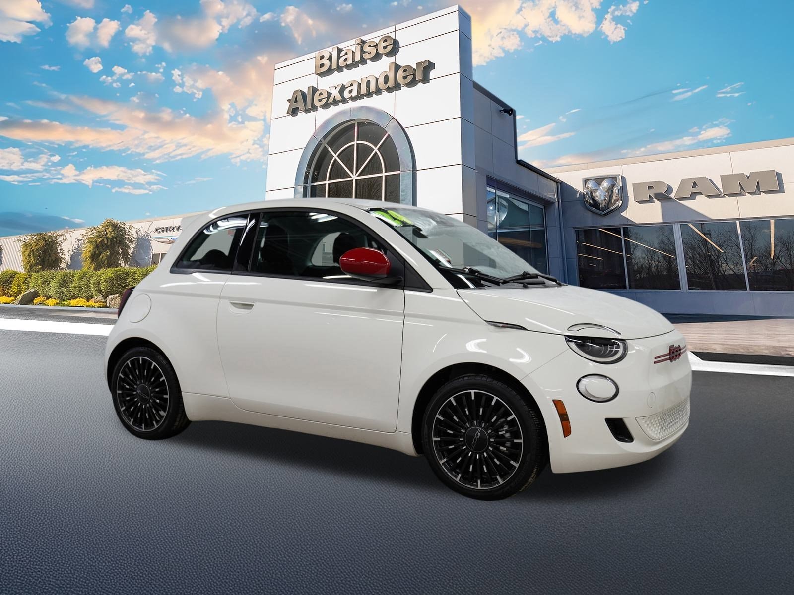 2024 FIAT 500e Base