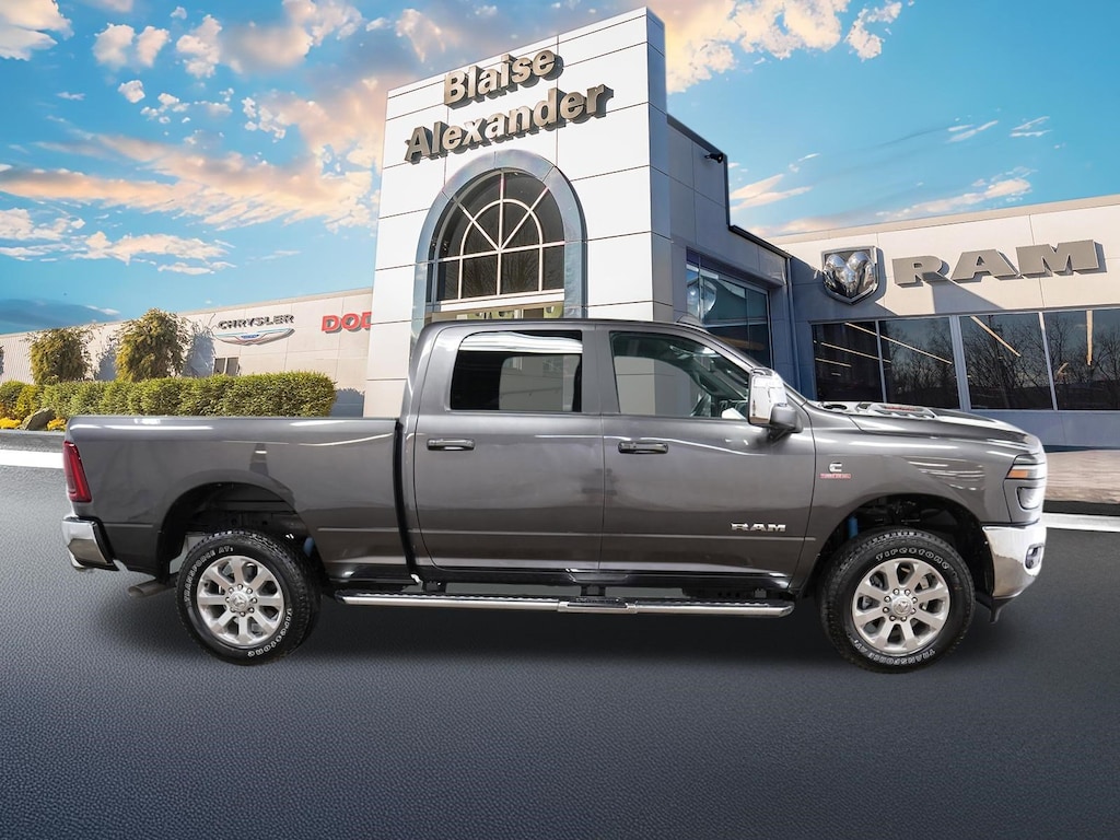 New 2025 Ram 2500 LARAMIE CREW CAB 4X4 6'4 BOX Pickup