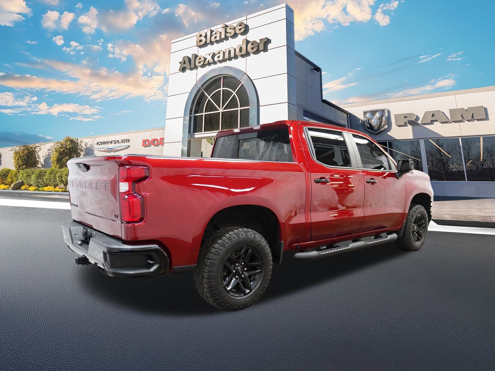 2021 Chevrolet Silverado 1500 LT Trail Boss photo 2