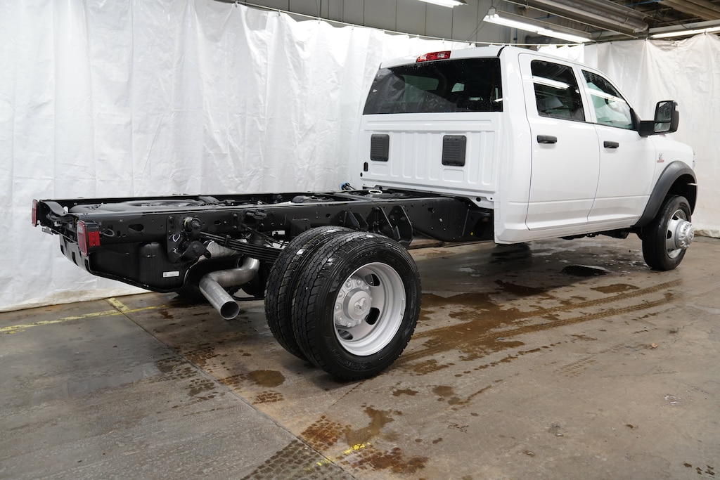 New 2026 Ram 4500 TRADESMAN CHASSIS CREW CAB 4X4 60' CA Pickup