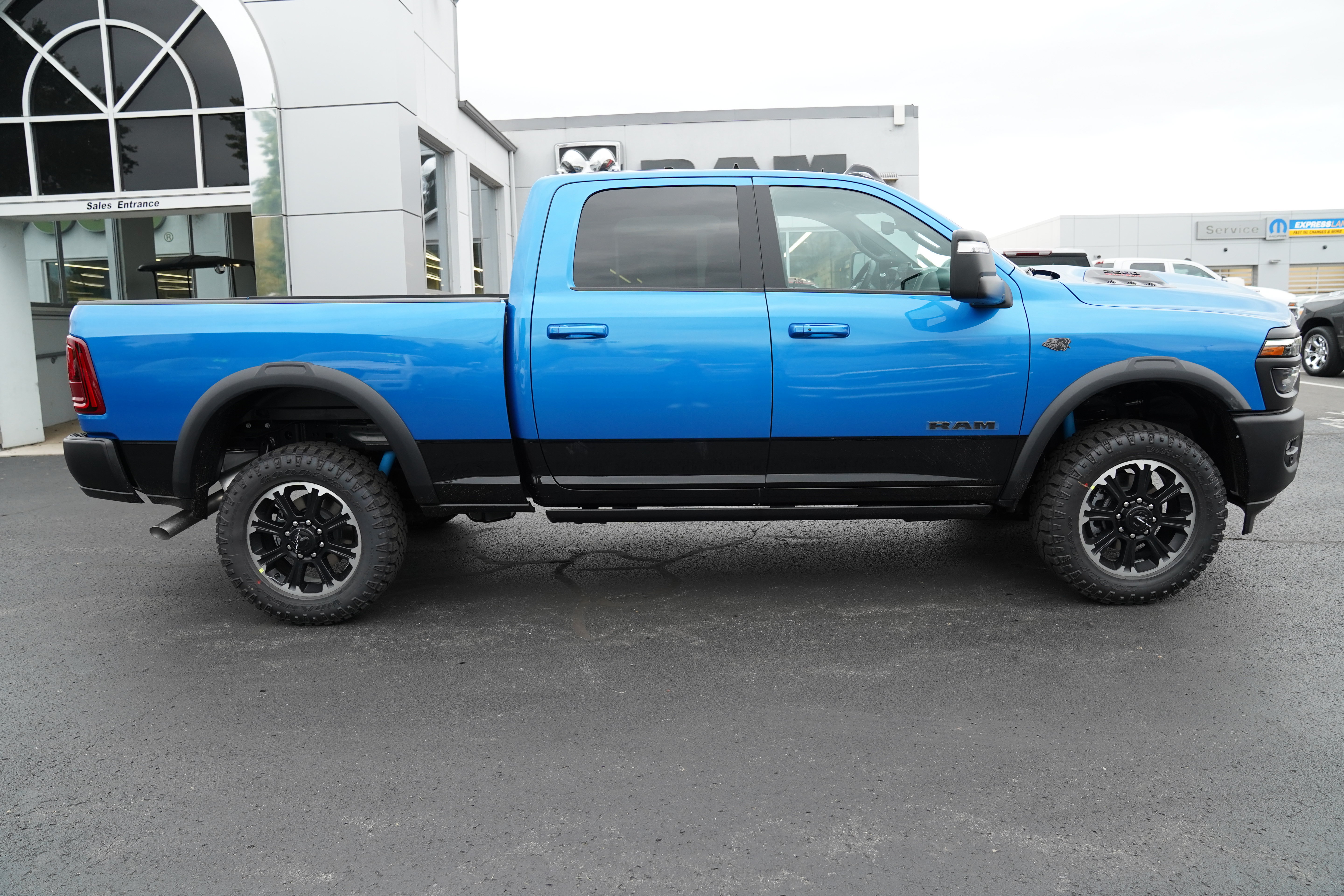 New 2027 Ram 2500 REBEL CREW CAB 4X4 6'4 BOX Pickup