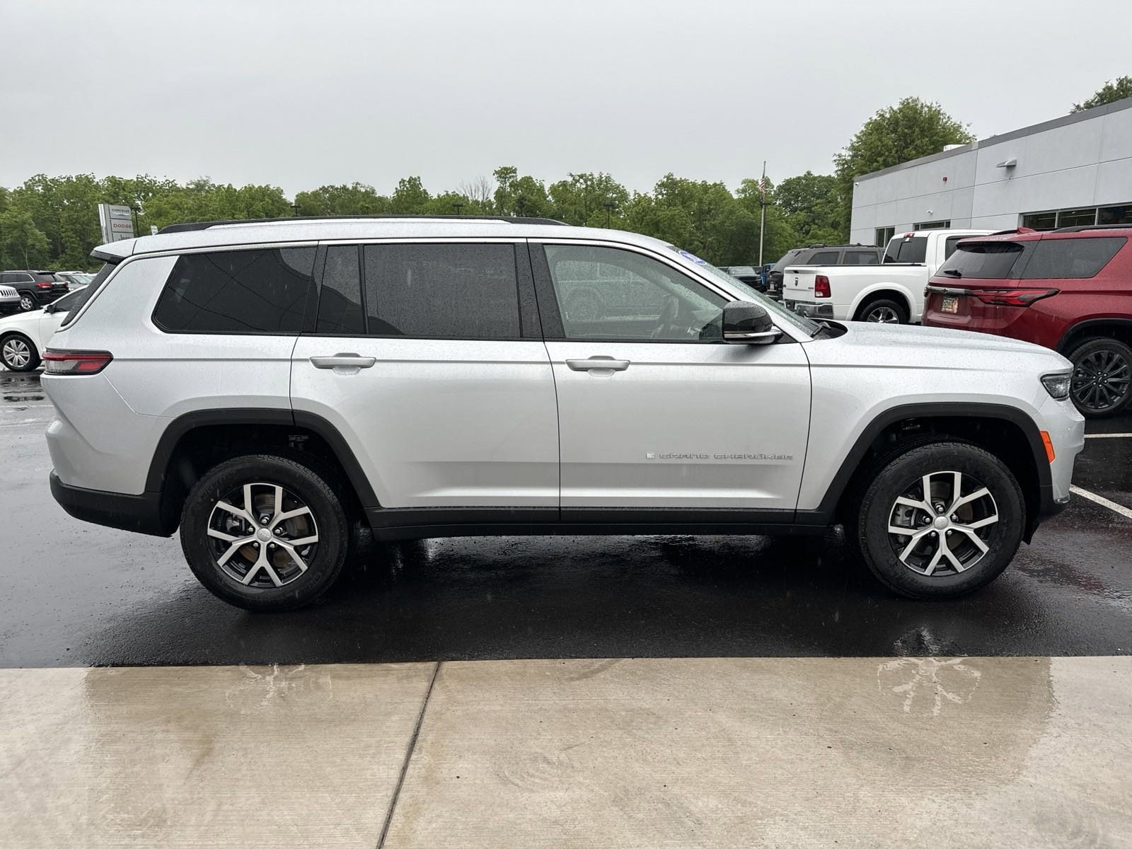 Used 2024 Jeep Grand Cherokee L Limited with VIN 1C4RJKBG8R8919950 for sale in Lewisburg, PA