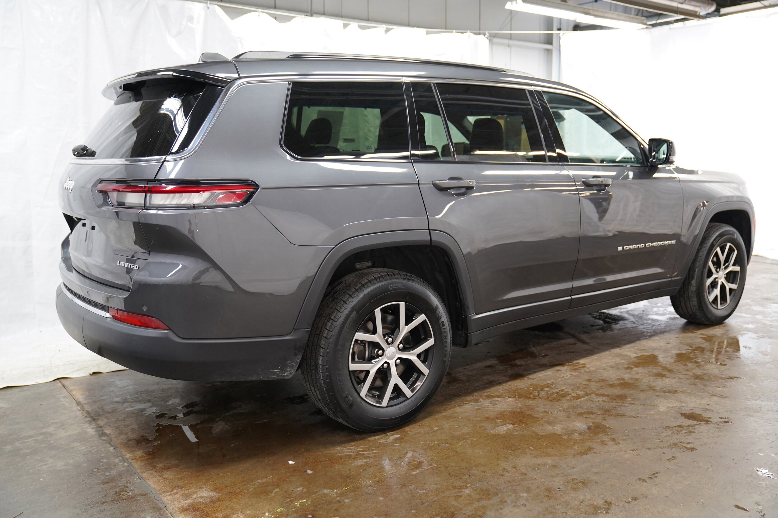 2024 Jeep Grand Cherokee Limited photo 2