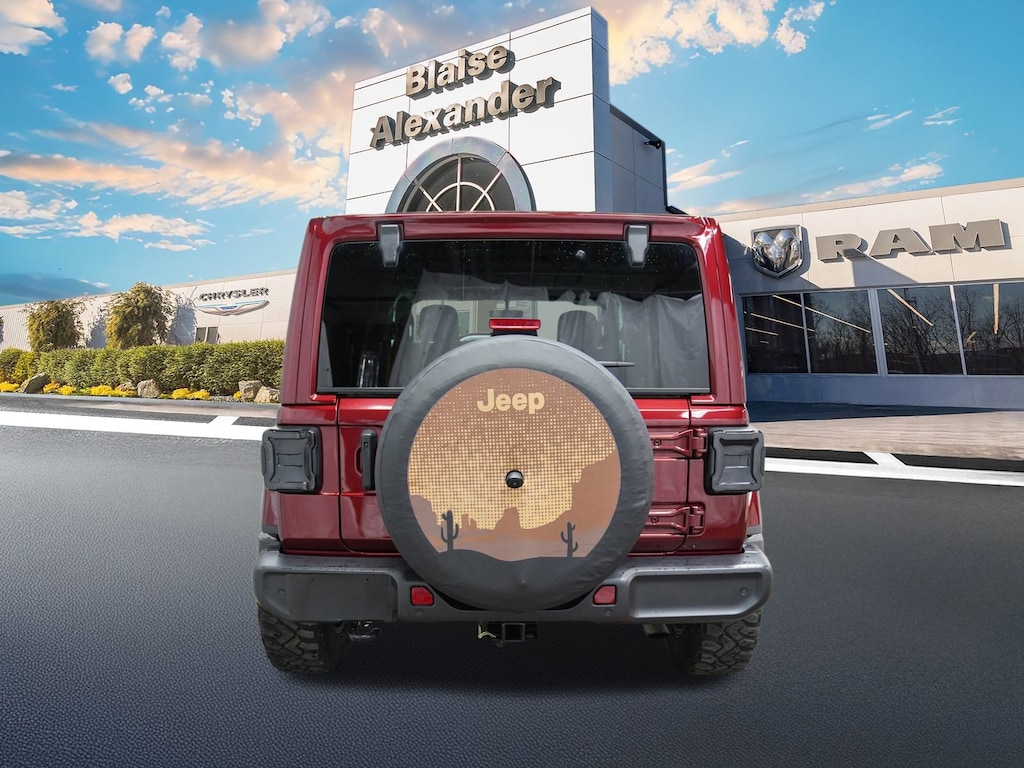 Used 2022 Jeep Wrangler Unlimited Sahara SUV