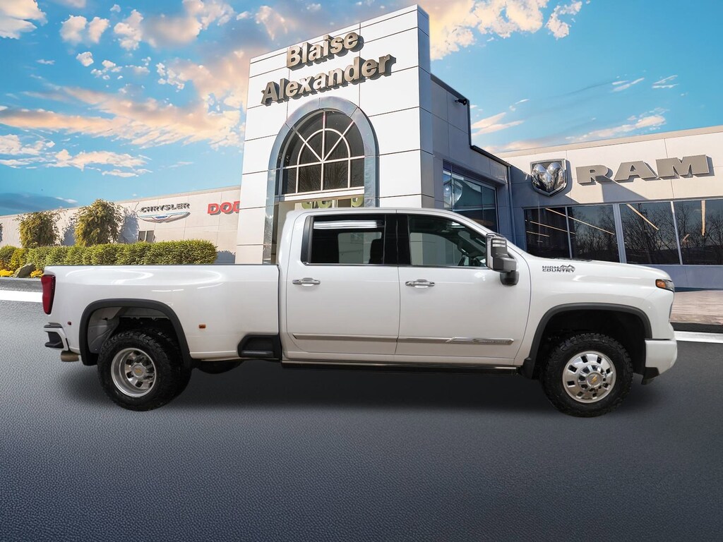 Used 2024 Chevrolet Silverado 3500HD High Country Truck Crew Cab
