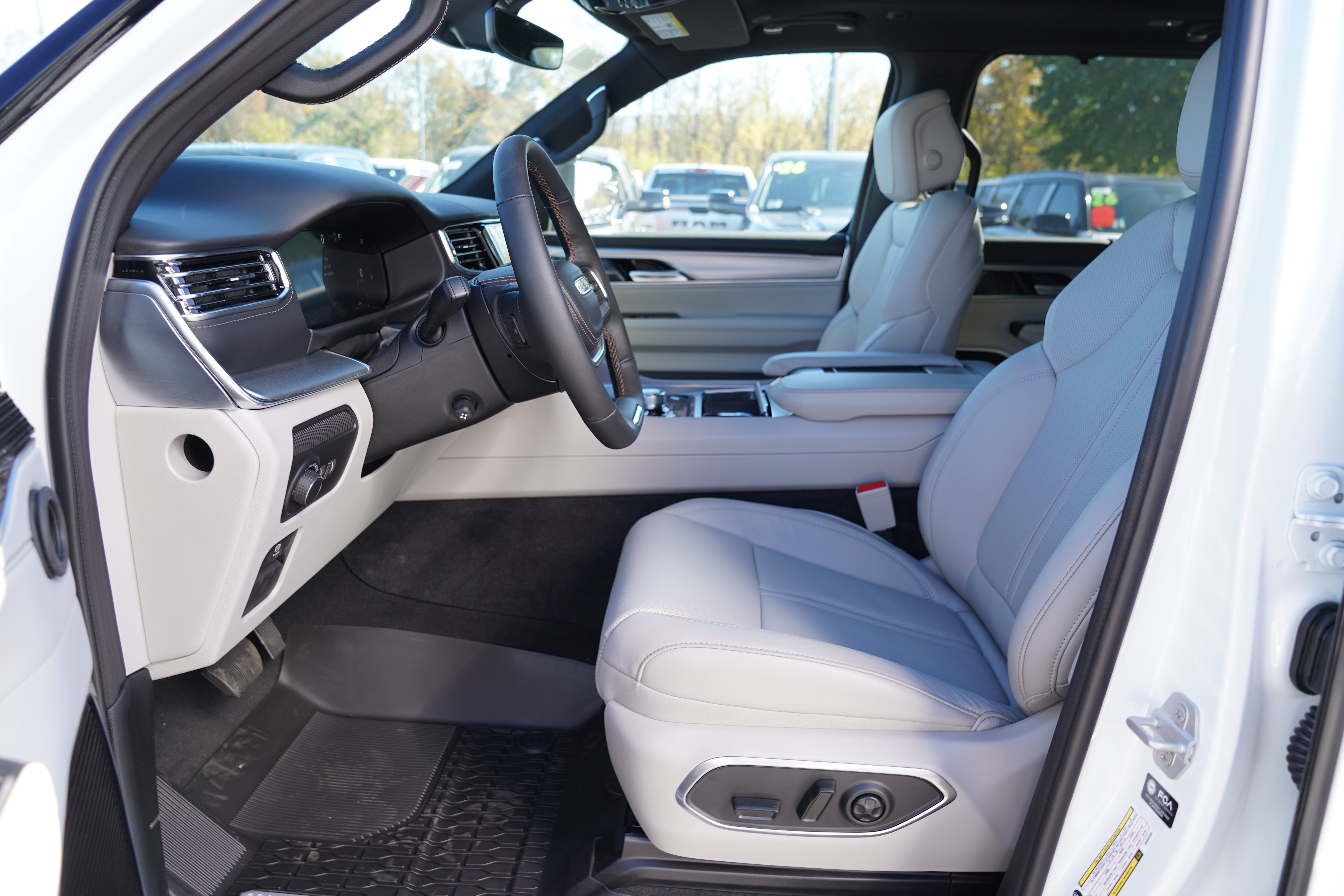 New 2027 Jeep Grand Wagoneer LONG WHEELBASE OVERLAND 4X4 Sport Utility