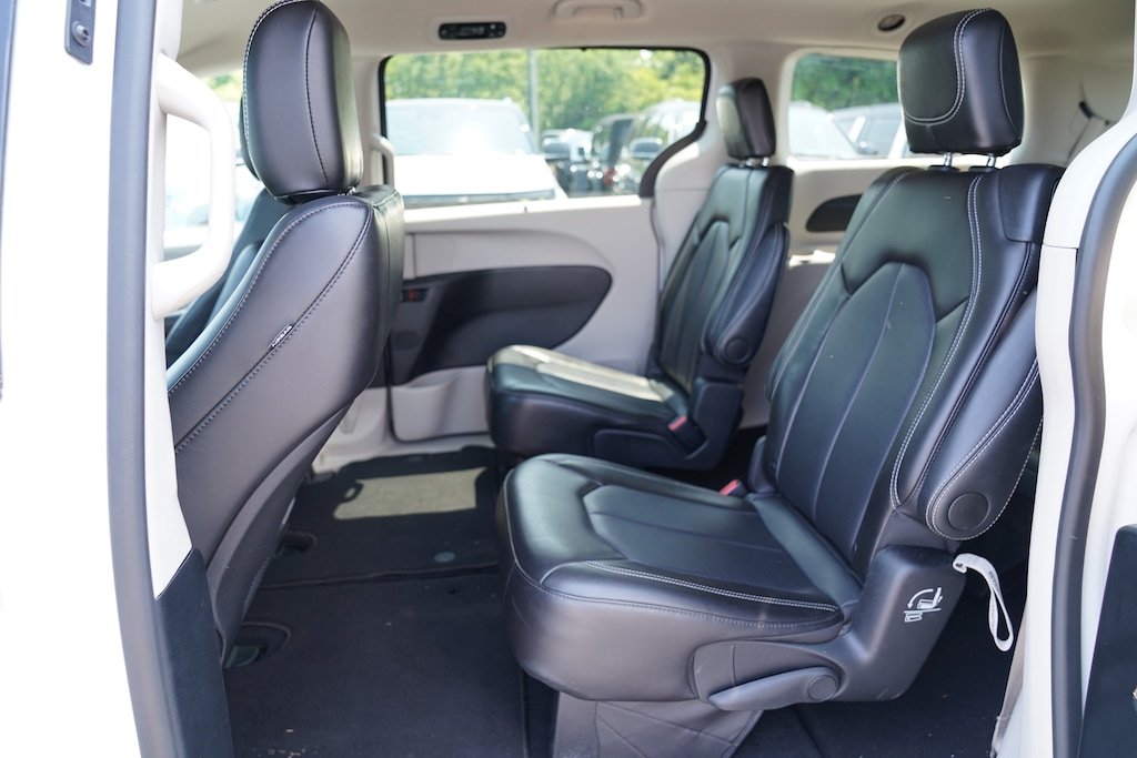 Used 2024 Chrysler Pacifica Touring L Van Passenger Van