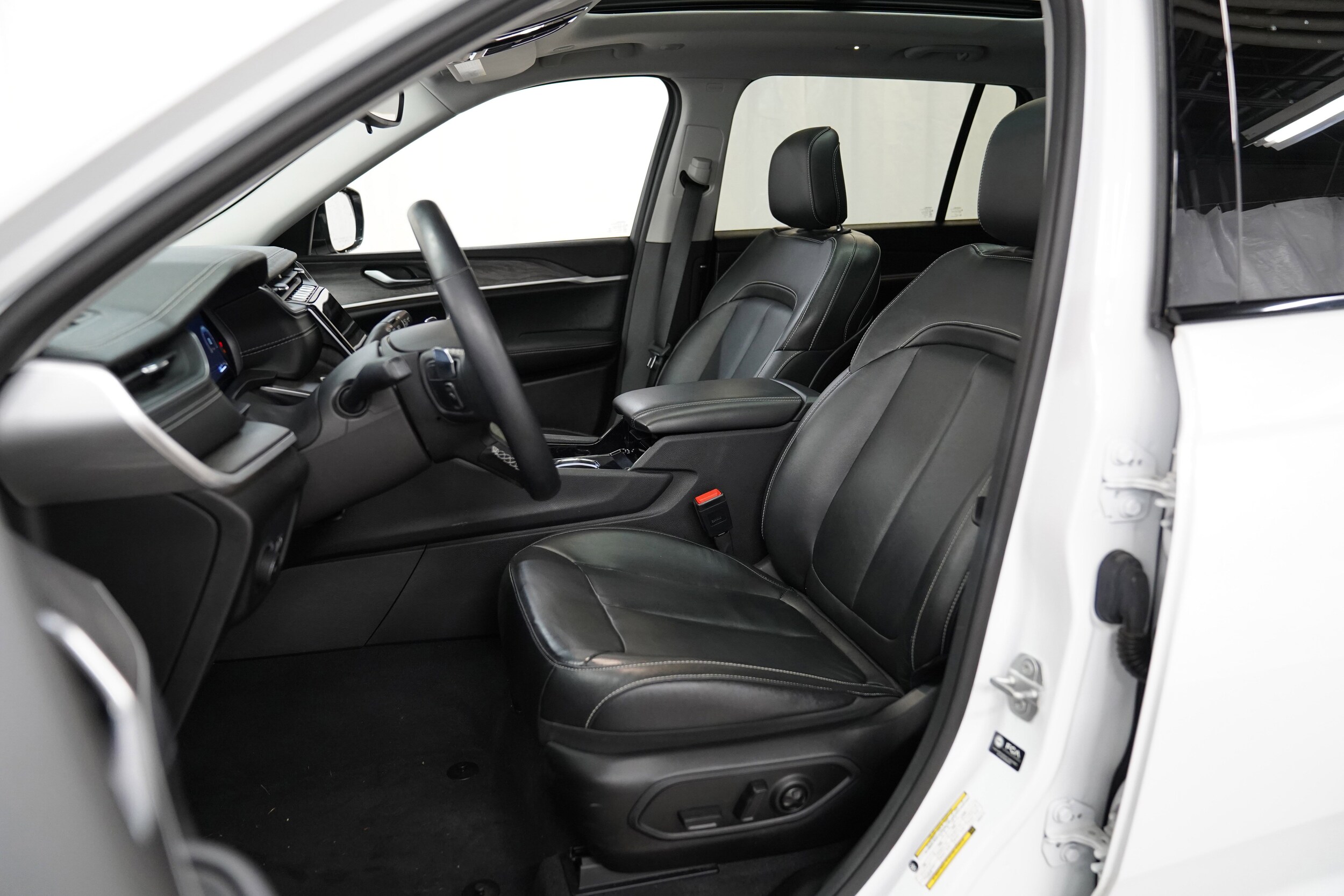 2022 Jeep Grand Cherokee Limited photo 4