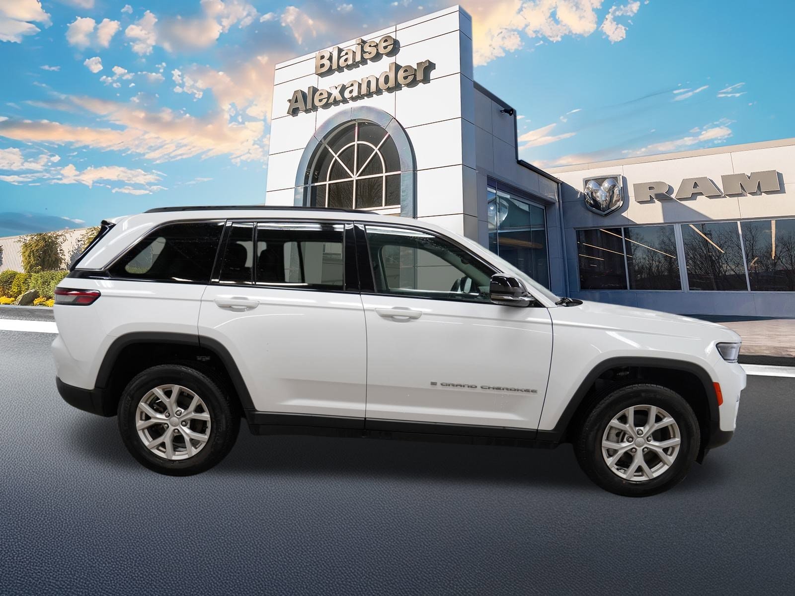 Certified 2023 Jeep Grand Cherokee Limited with VIN 1C4RJHBG7PC530634 for sale in Lewisburg, PA