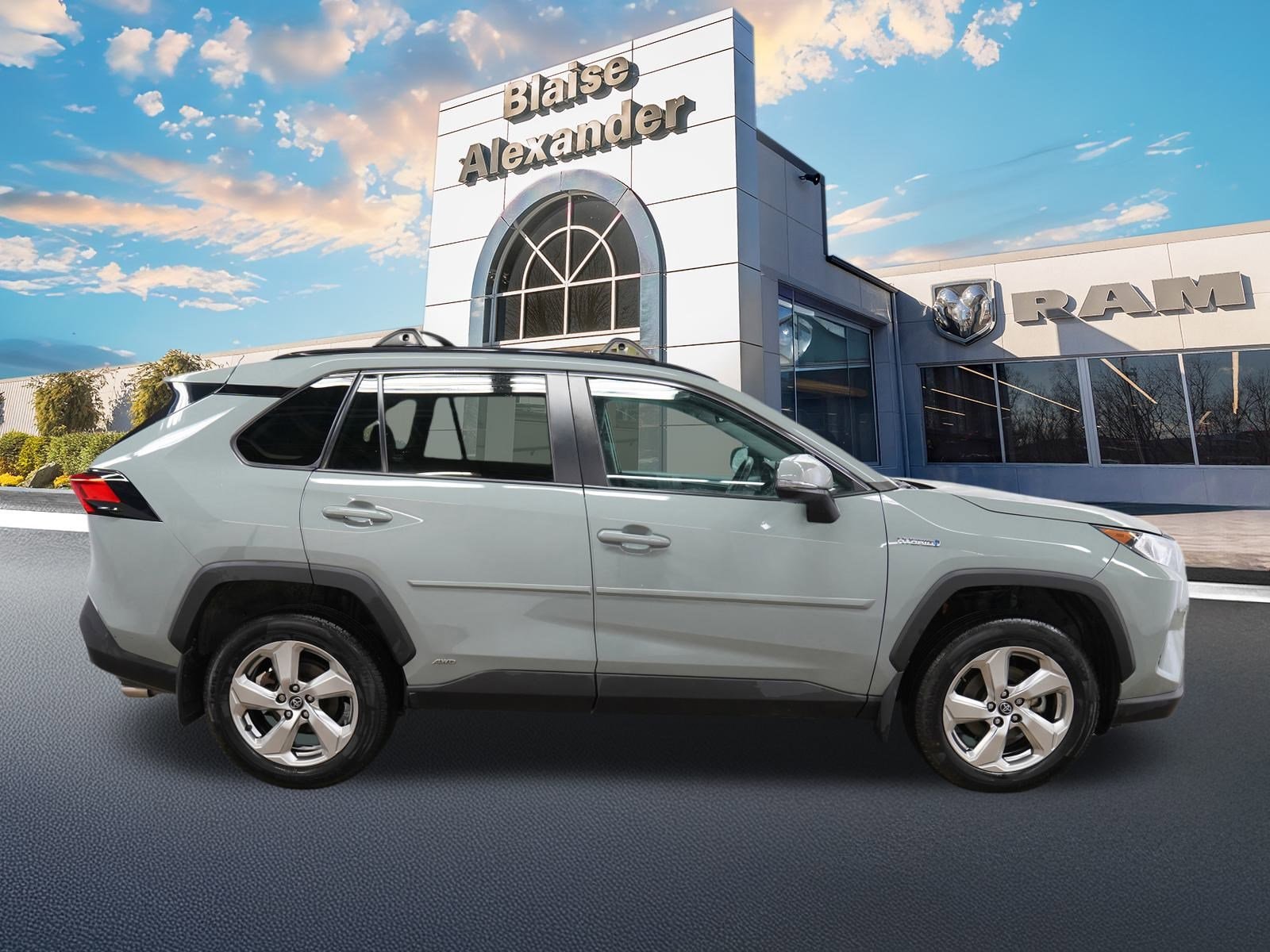 Used 2021 Toyota RAV4 XLE Premium with VIN 4T3B6RFV0MU023326 for sale in Lewisburg, PA