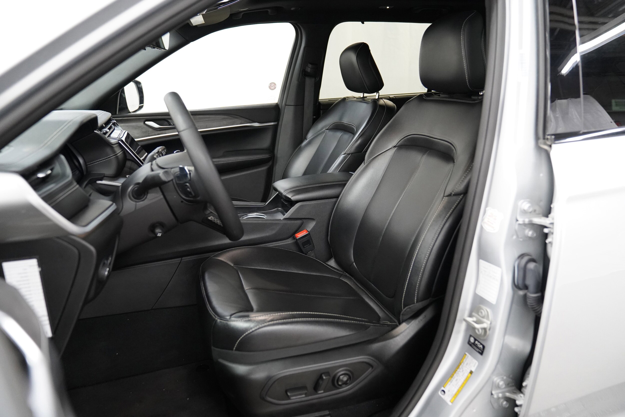 2024 Jeep Grand Cherokee Limited photo 3