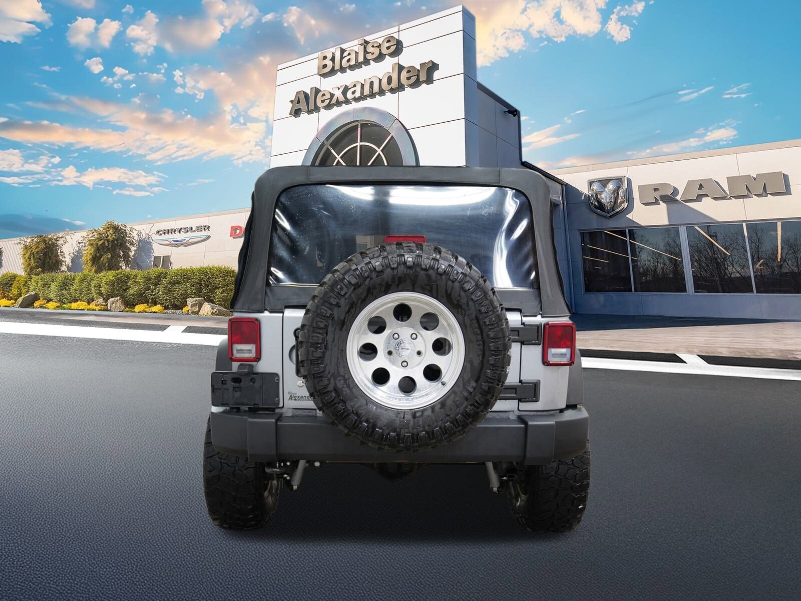 2017 Jeep Wrangler Unlimited Sport photo 4