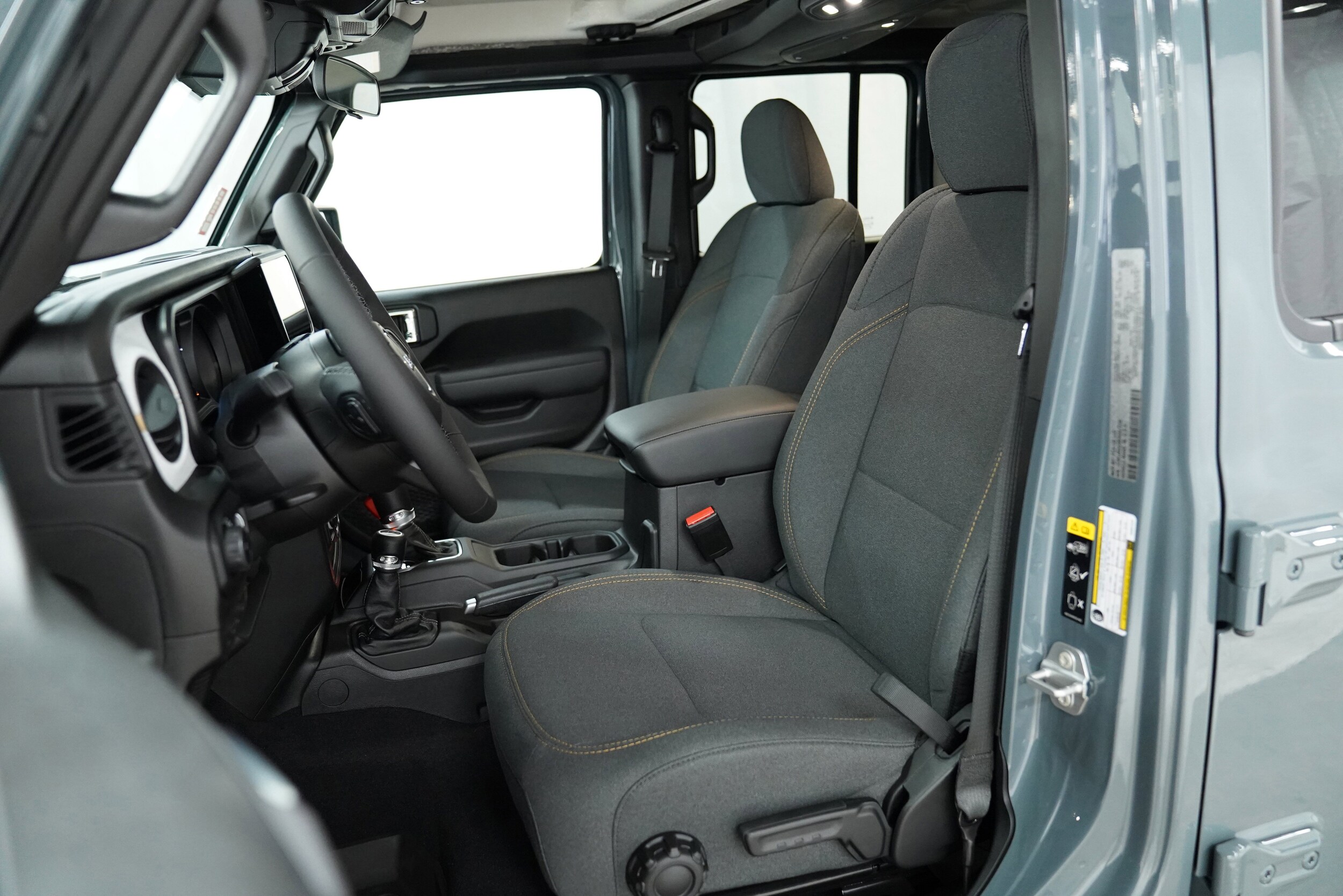 2025 Jeep Wrangler Sport S photo 4