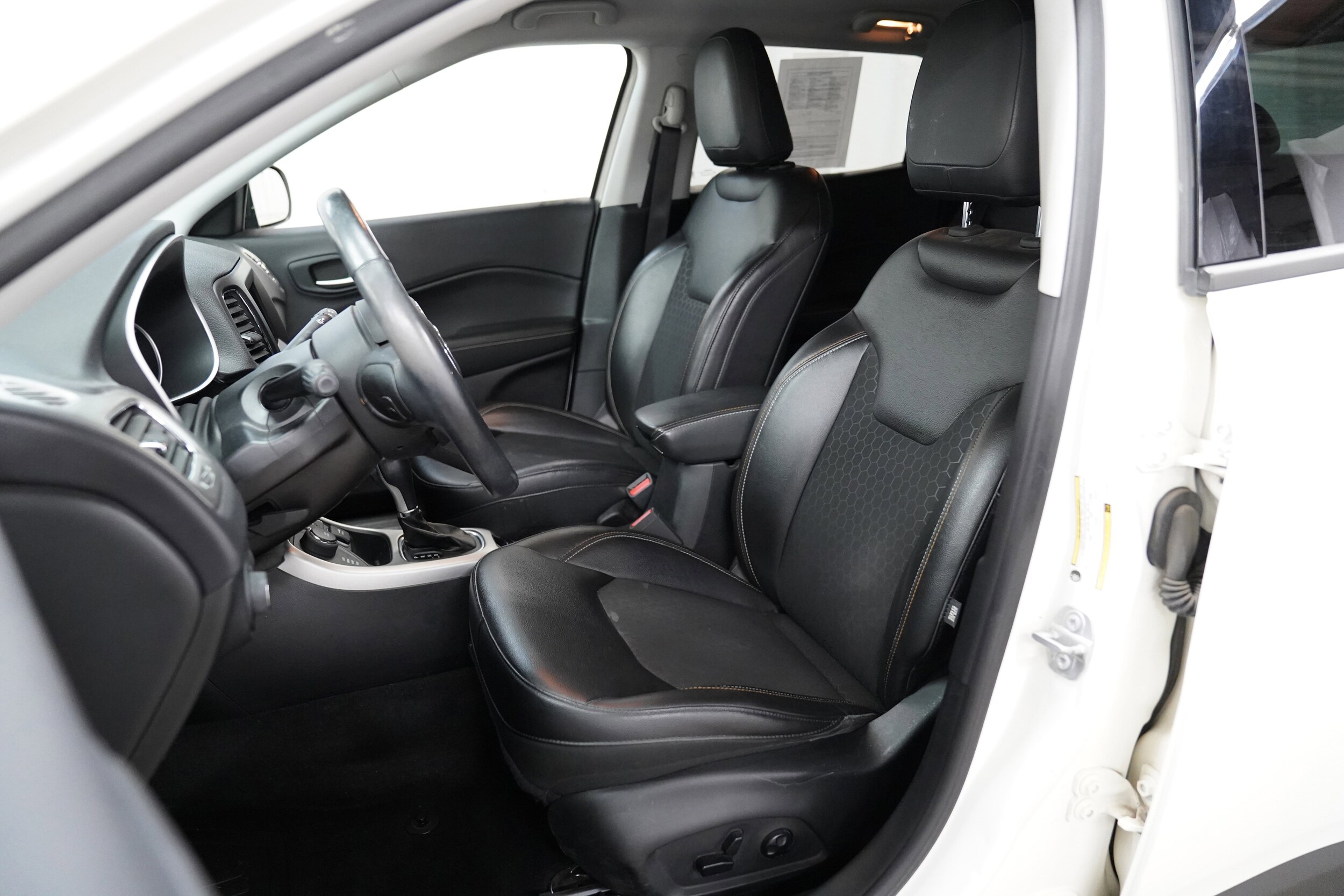 2018 Jeep Compass Latitude photo 3