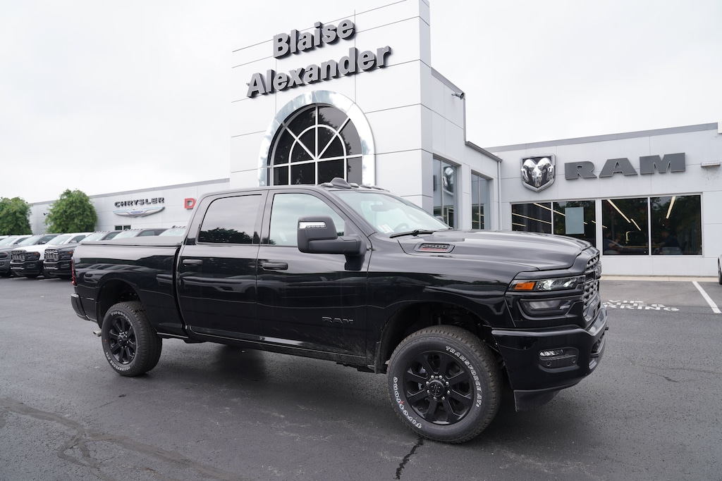 New 2026 Ram 2500 BIG HORN CREW CAB 4X4 6'4 BOX Pickup
