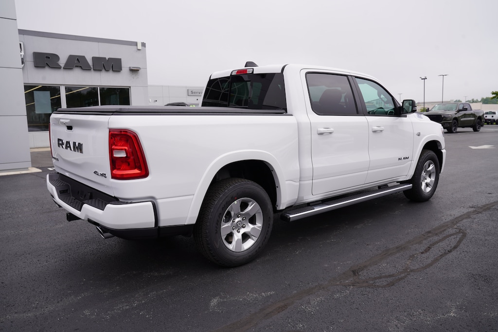 New 2026 Ram 1500 BIG HORN CREW CAB 4X4 5'7 BOX Pickup