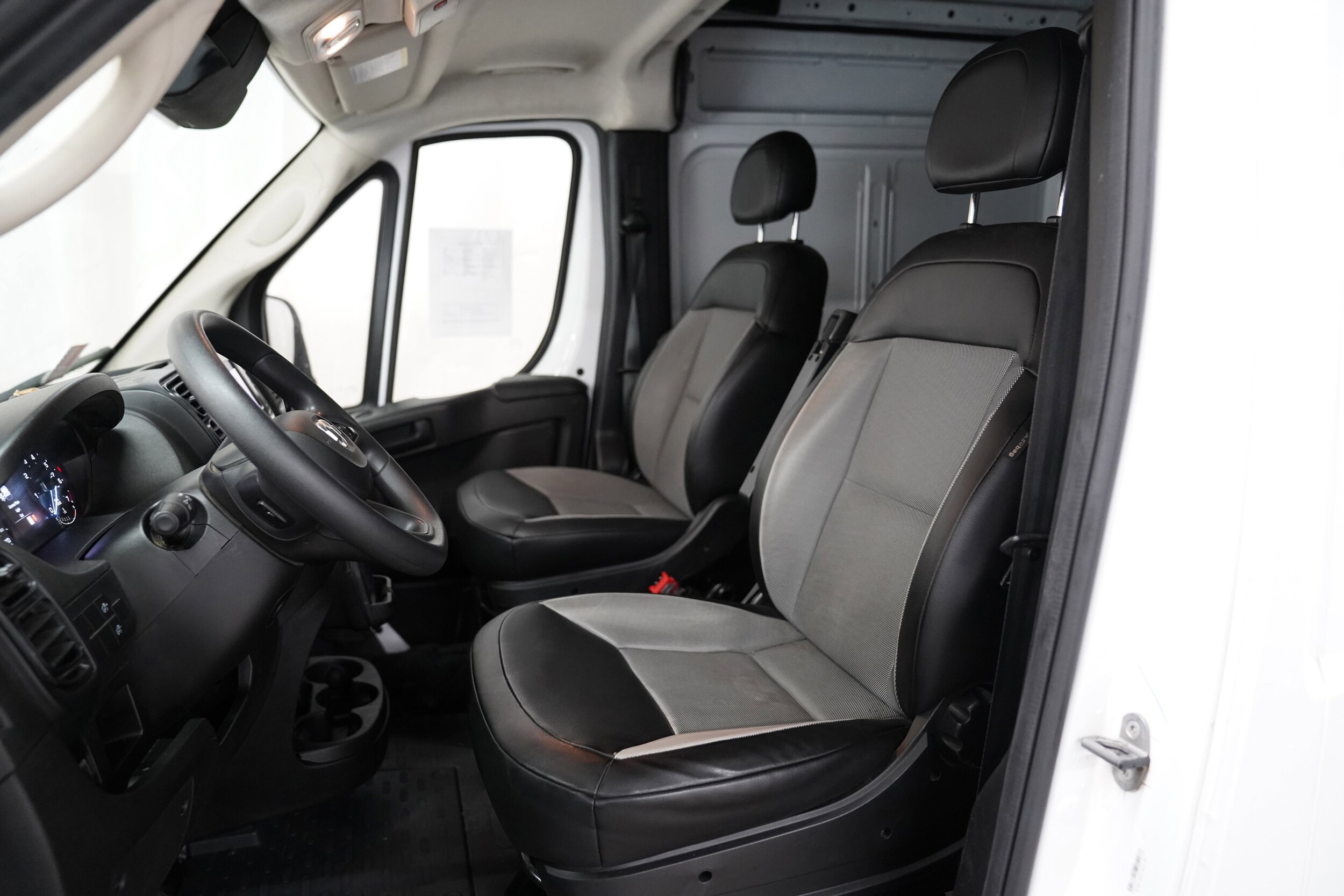 2023 Ram ProMaster 2500 Cargo Van photo 4