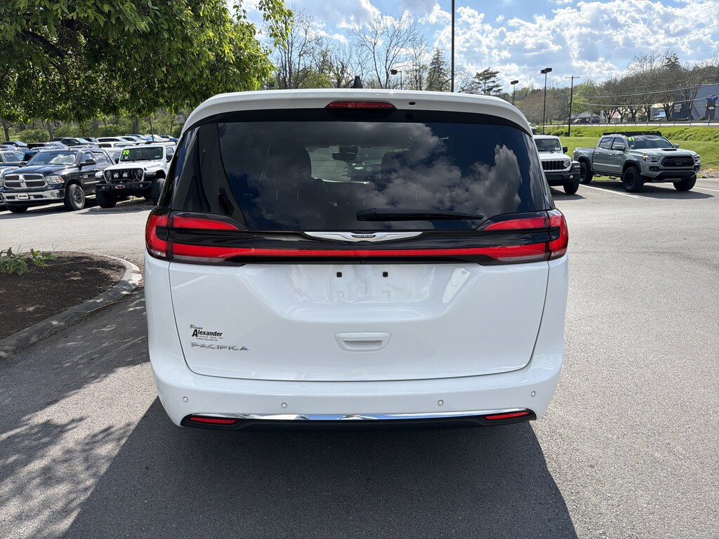 Used 2024 Chrysler Pacifica Touring L Van Passenger Van