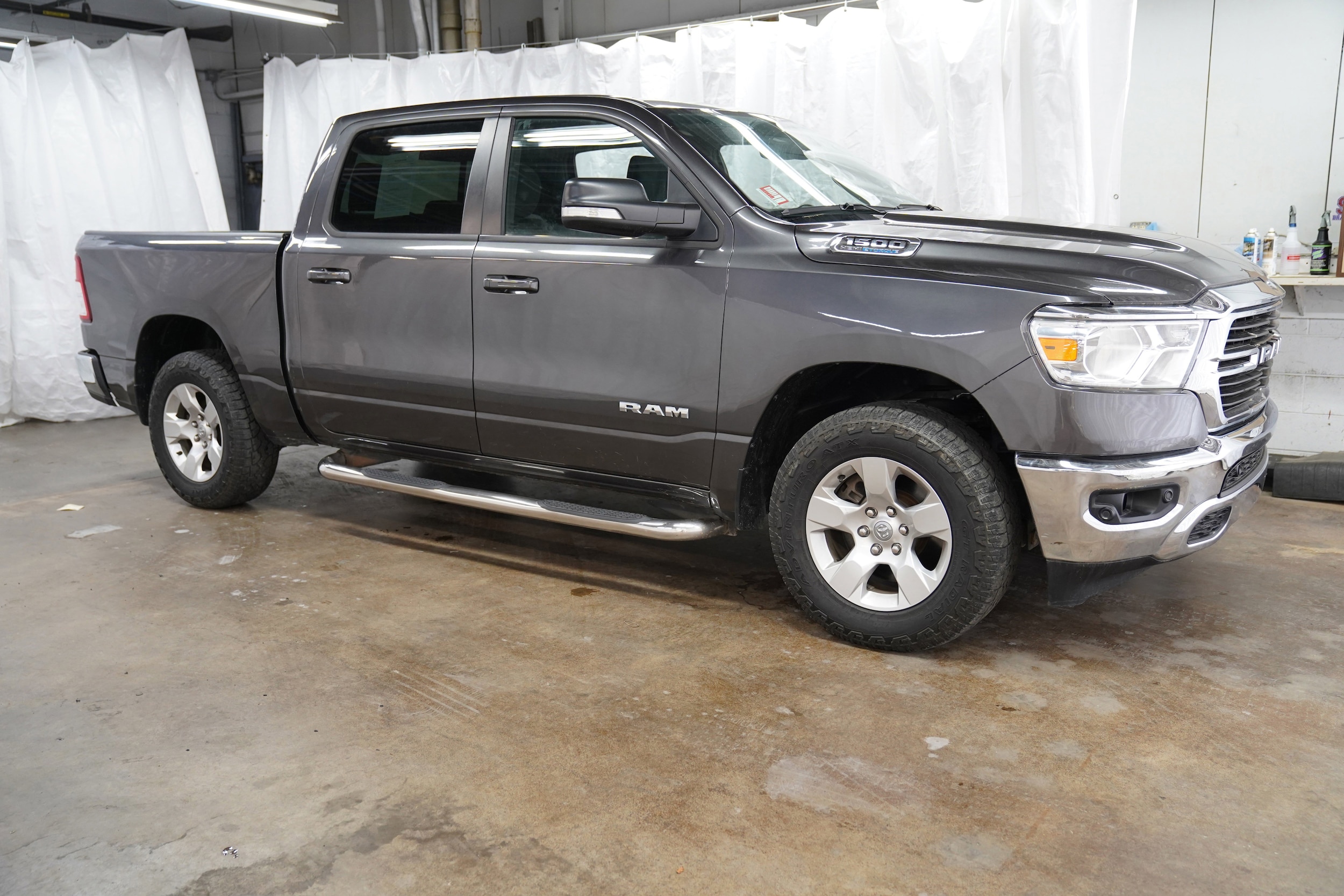 2021 RAM 1500 Big Horn/Lone Star 4x4 Crew Cab 5'7's photo