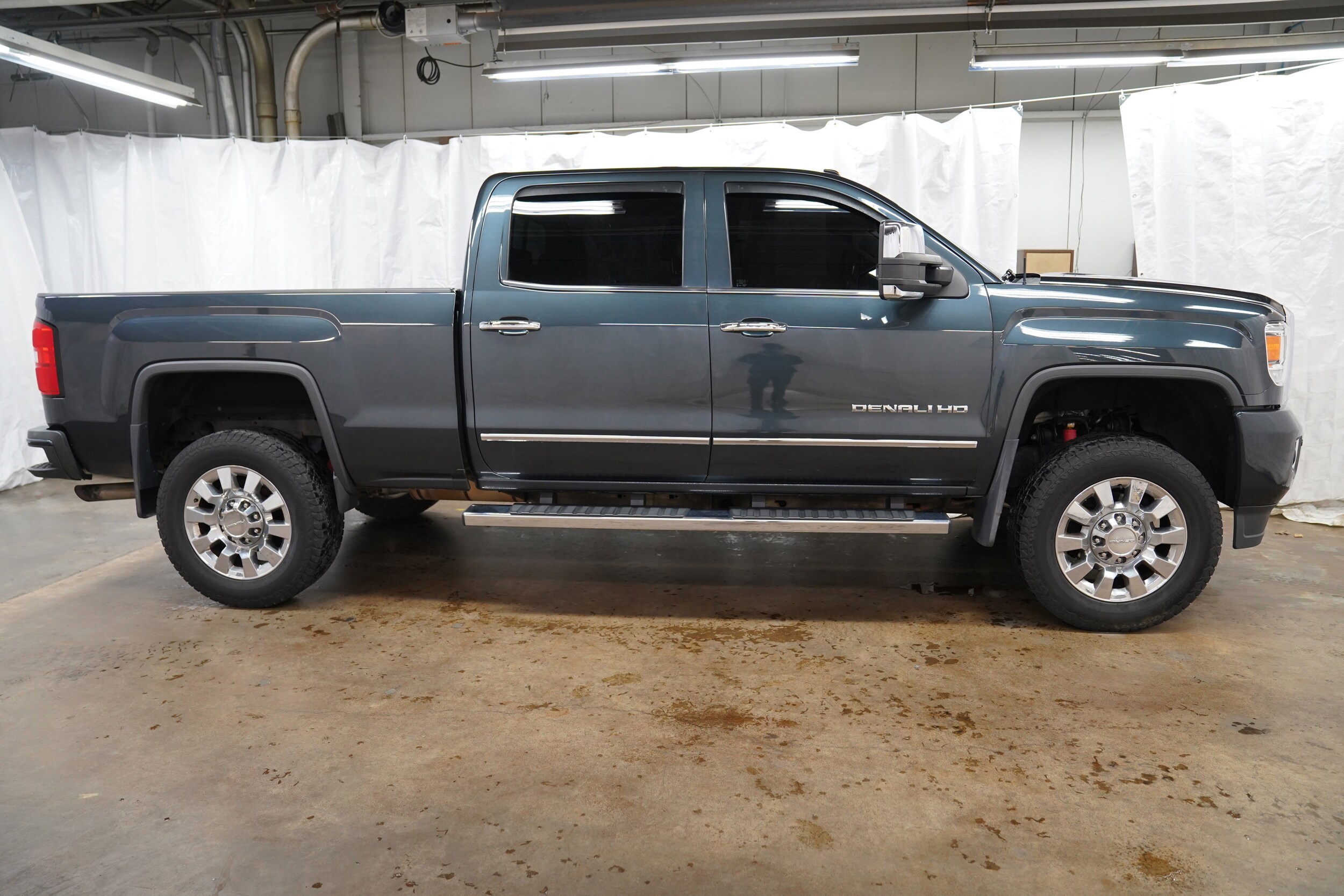 2017 Gmc Sierra 2500 HD Denali photo 2