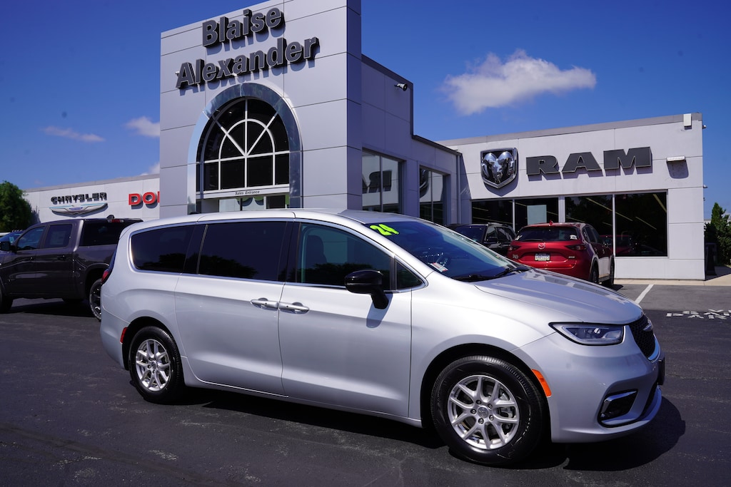 Used 2024 Chrysler Pacifica Touring L Van Passenger Van