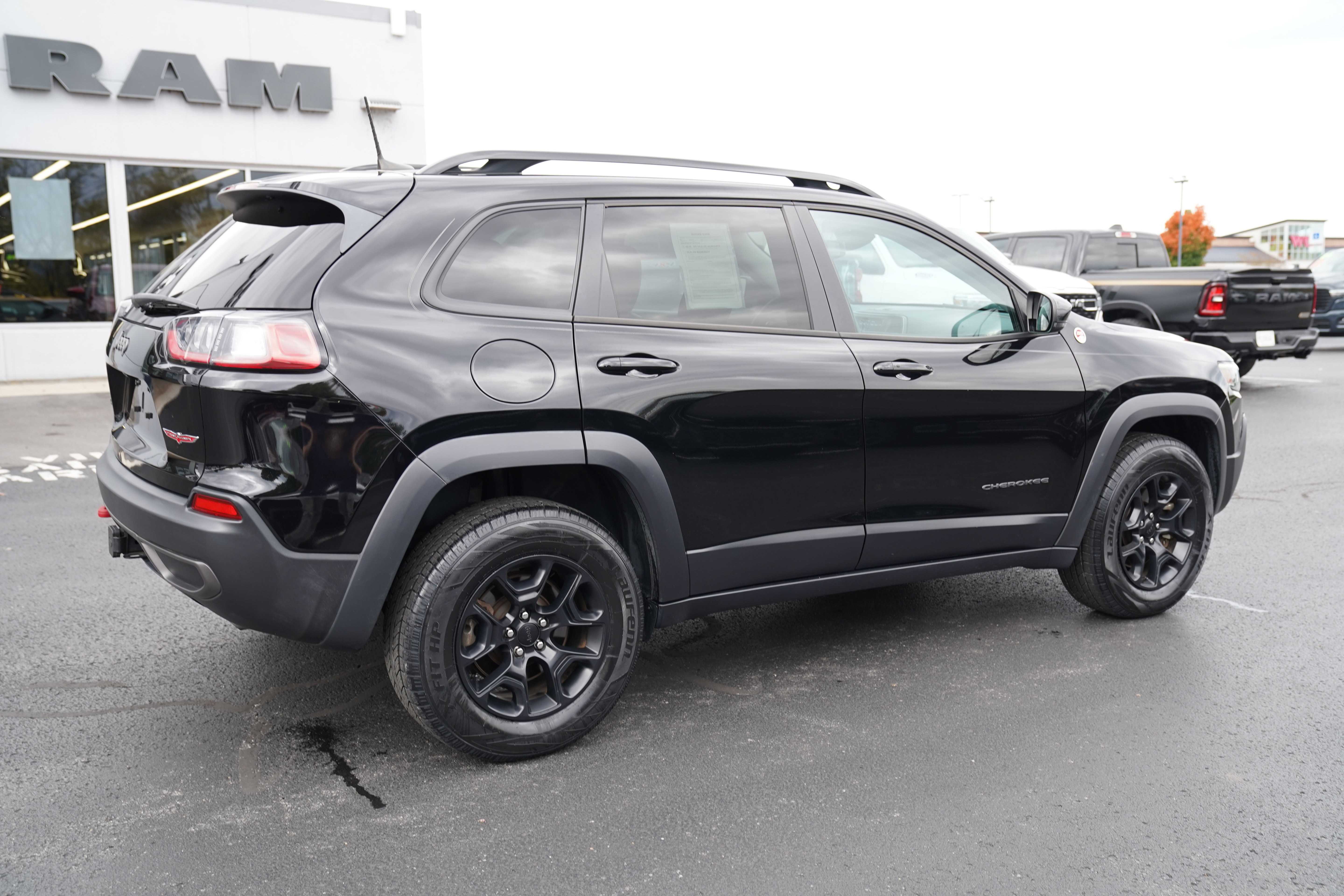 Used 2022 Jeep Cherokee Trailhawk SUV