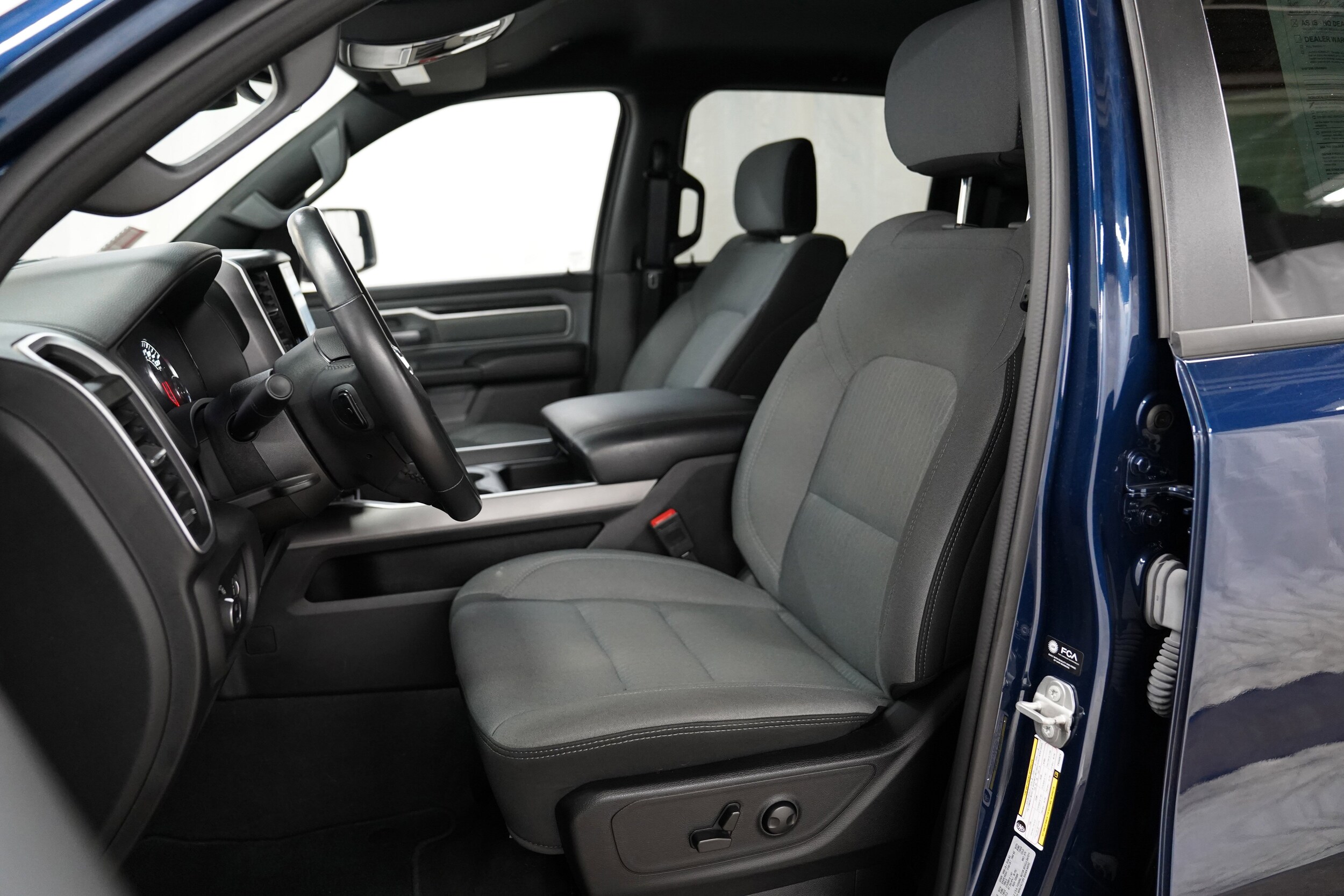 2023 Ram 1500 Big Horn photo 3