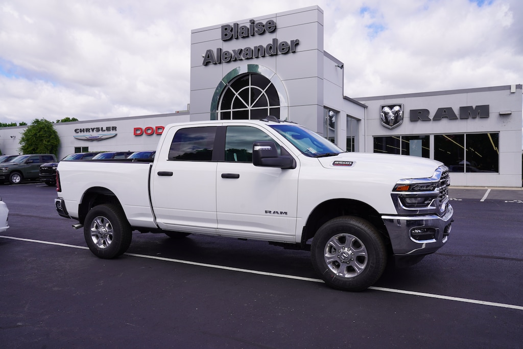 New 2026 Ram 2500 BIG HORN CREW CAB 4X4 6'4 BOX Pickup