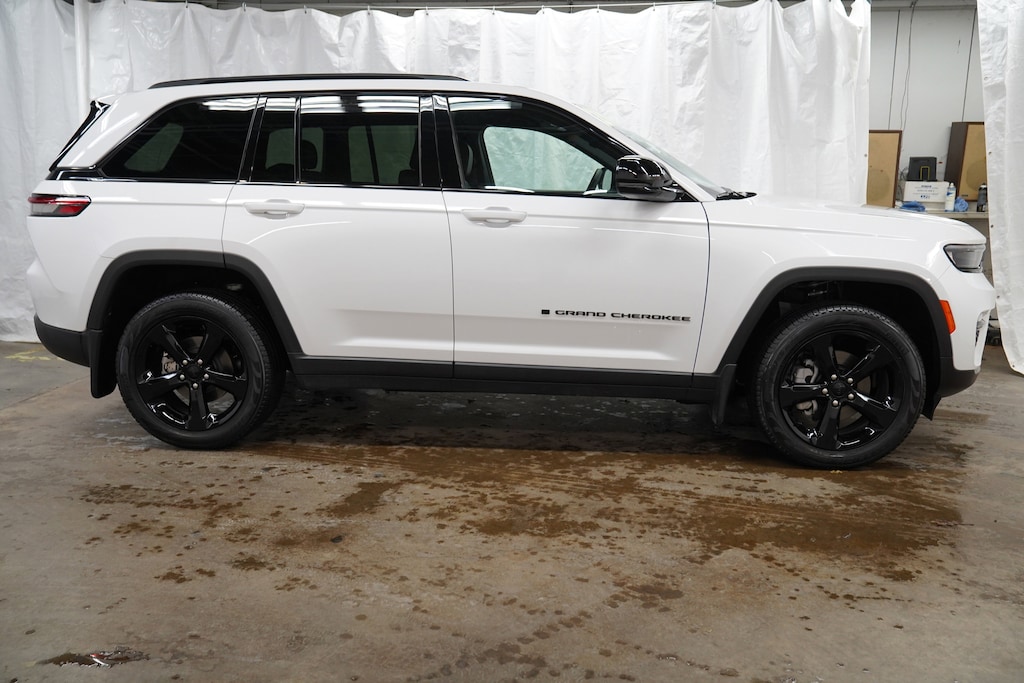 Used 2024 Jeep Grand Cherokee Limited SUV