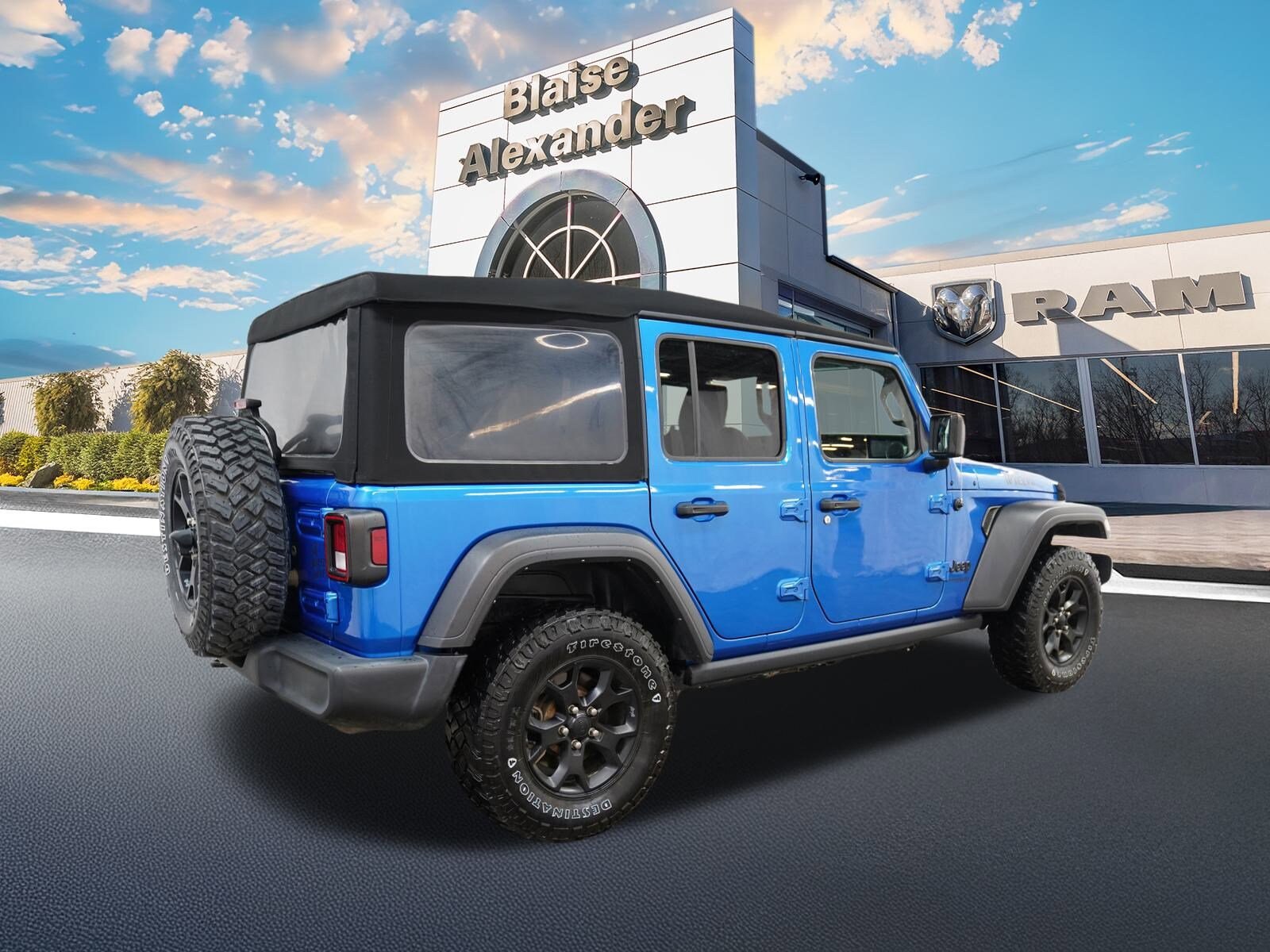 2022 Jeep Wrangler Unlimited Willys photo 3