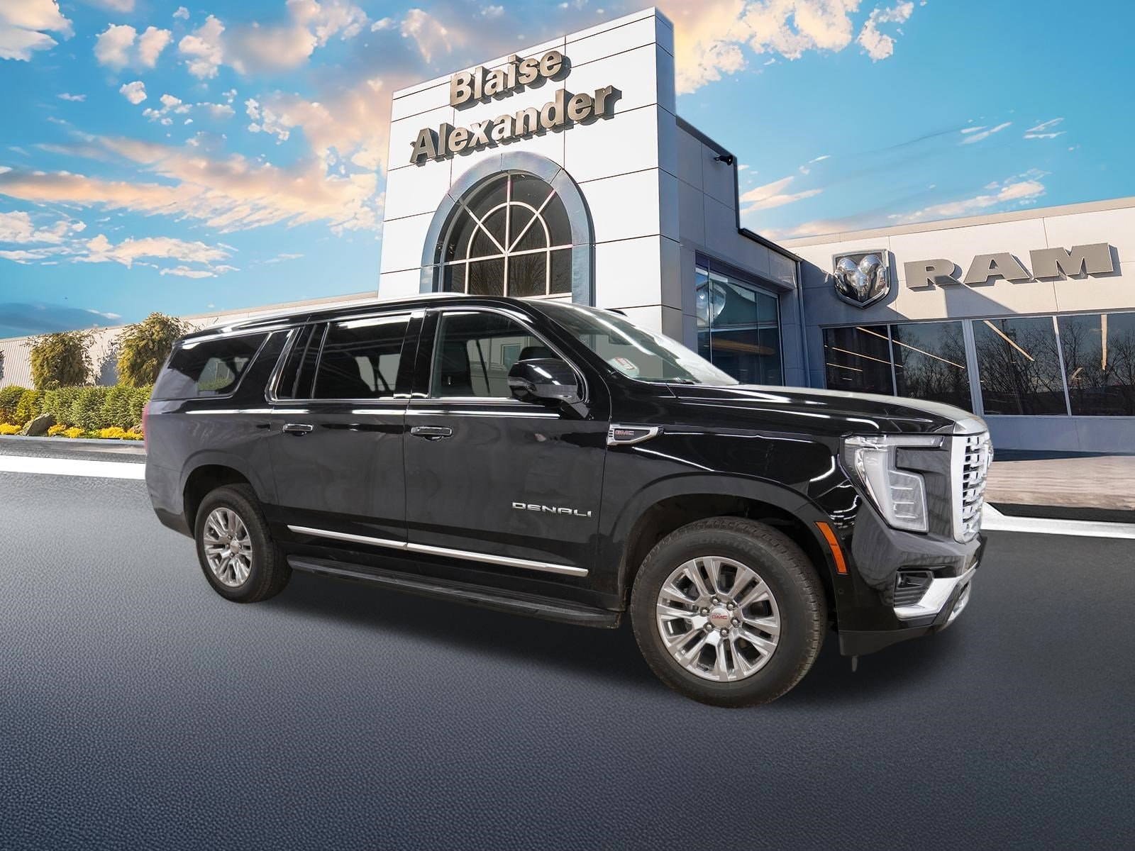 2025 GMC Yukon Denali AWD's photo