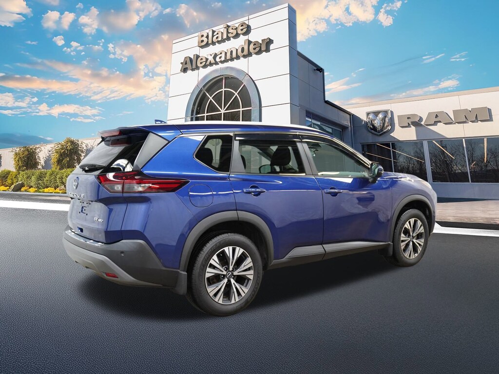 Used 2022 Nissan Rogue SV SUV