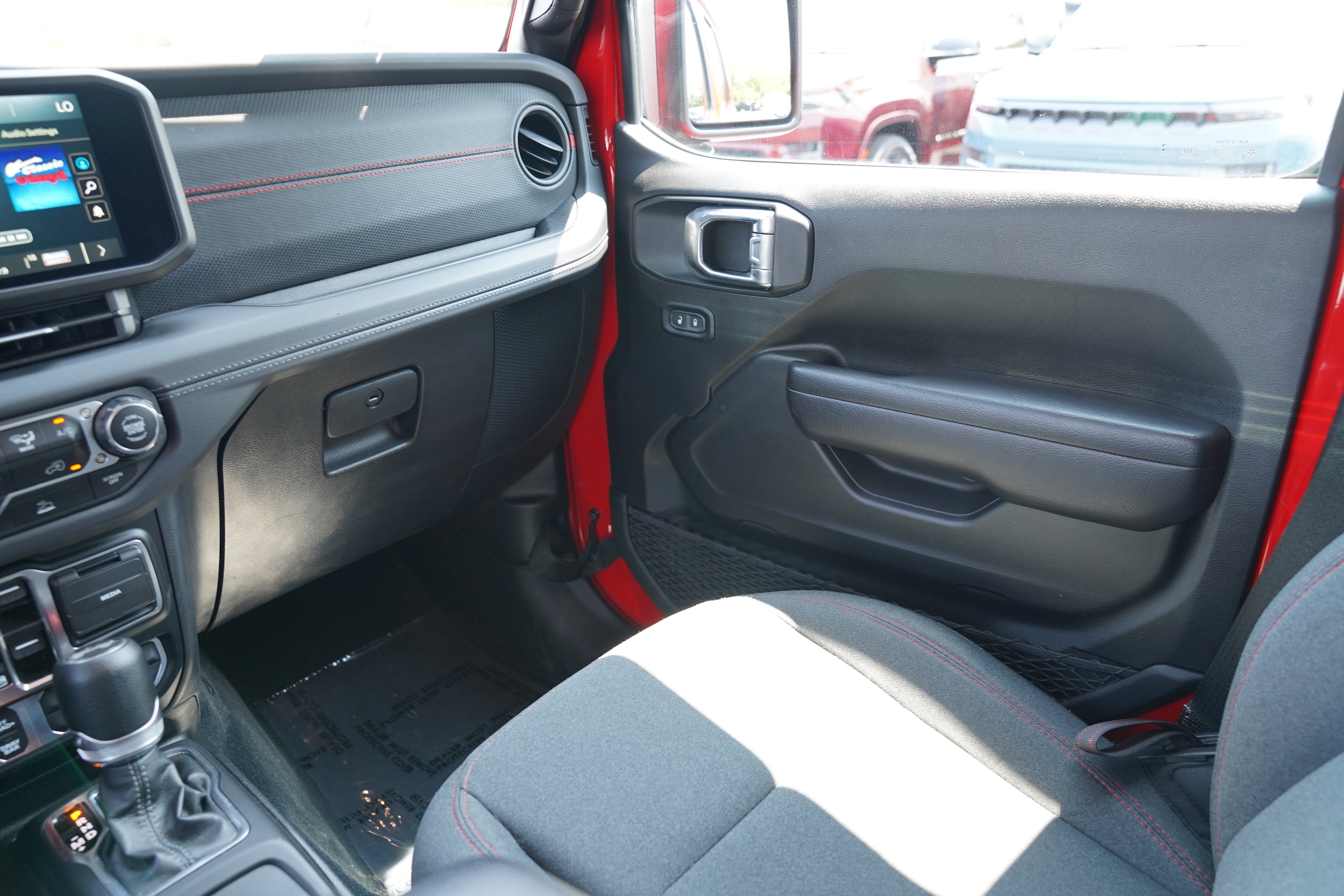 2024 Jeep Wrangler 4-Door Rubicon - Photo 12