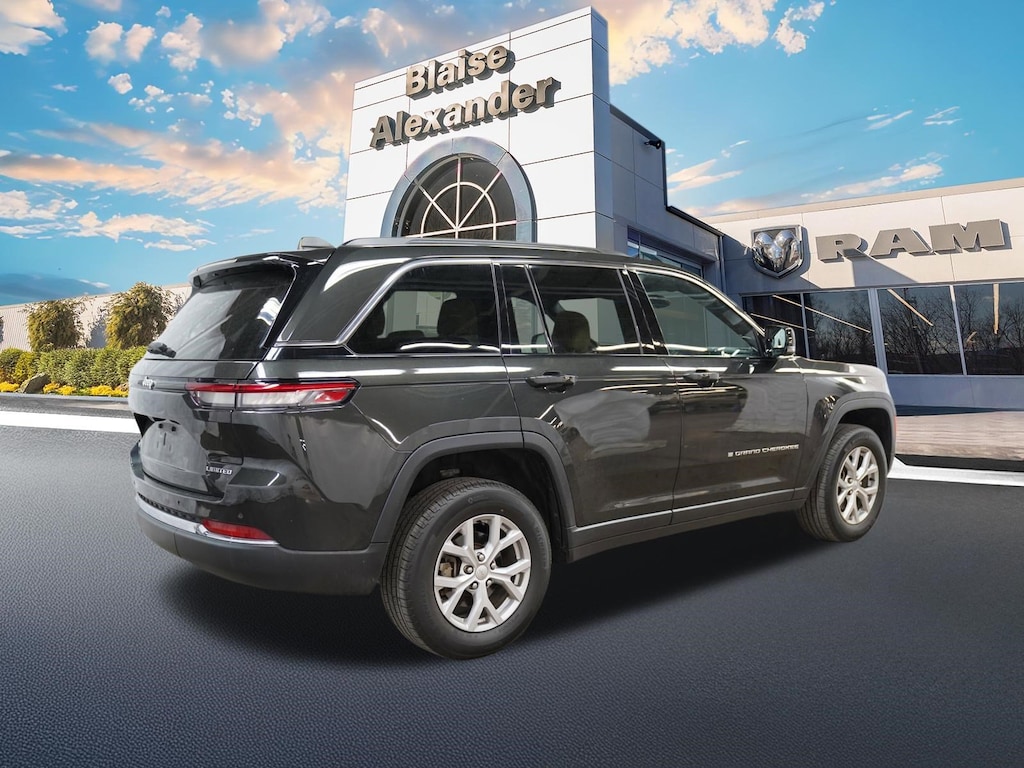 Used 2023 Jeep Grand Cherokee Limited SUV
