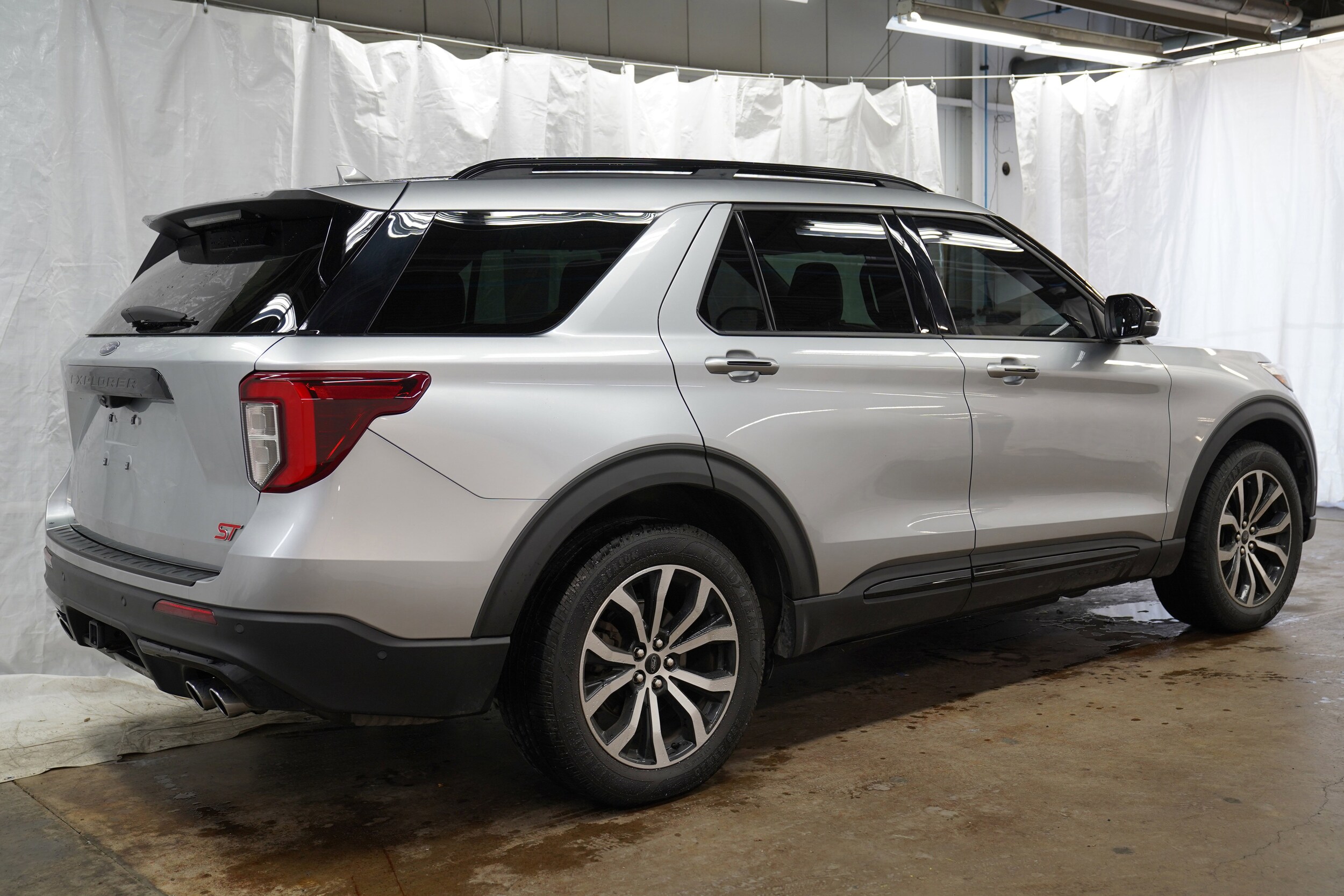 2020 Ford Explorer ST photo 2